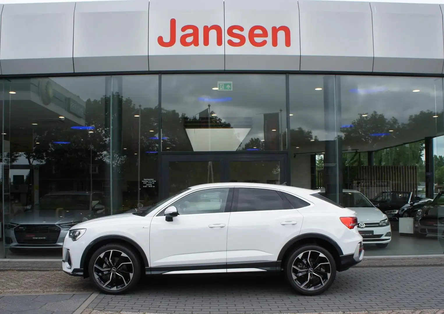 Audi Q3 Sportback 35 TFSI S Edition | Navi | CarPlay | DAB Wit - 1