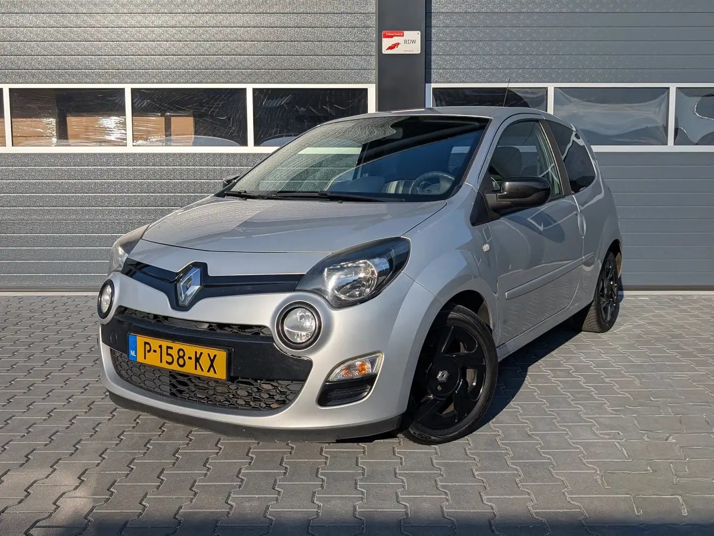 Renault Twingo Twingo 1.2 16V Acces Zilver - 1