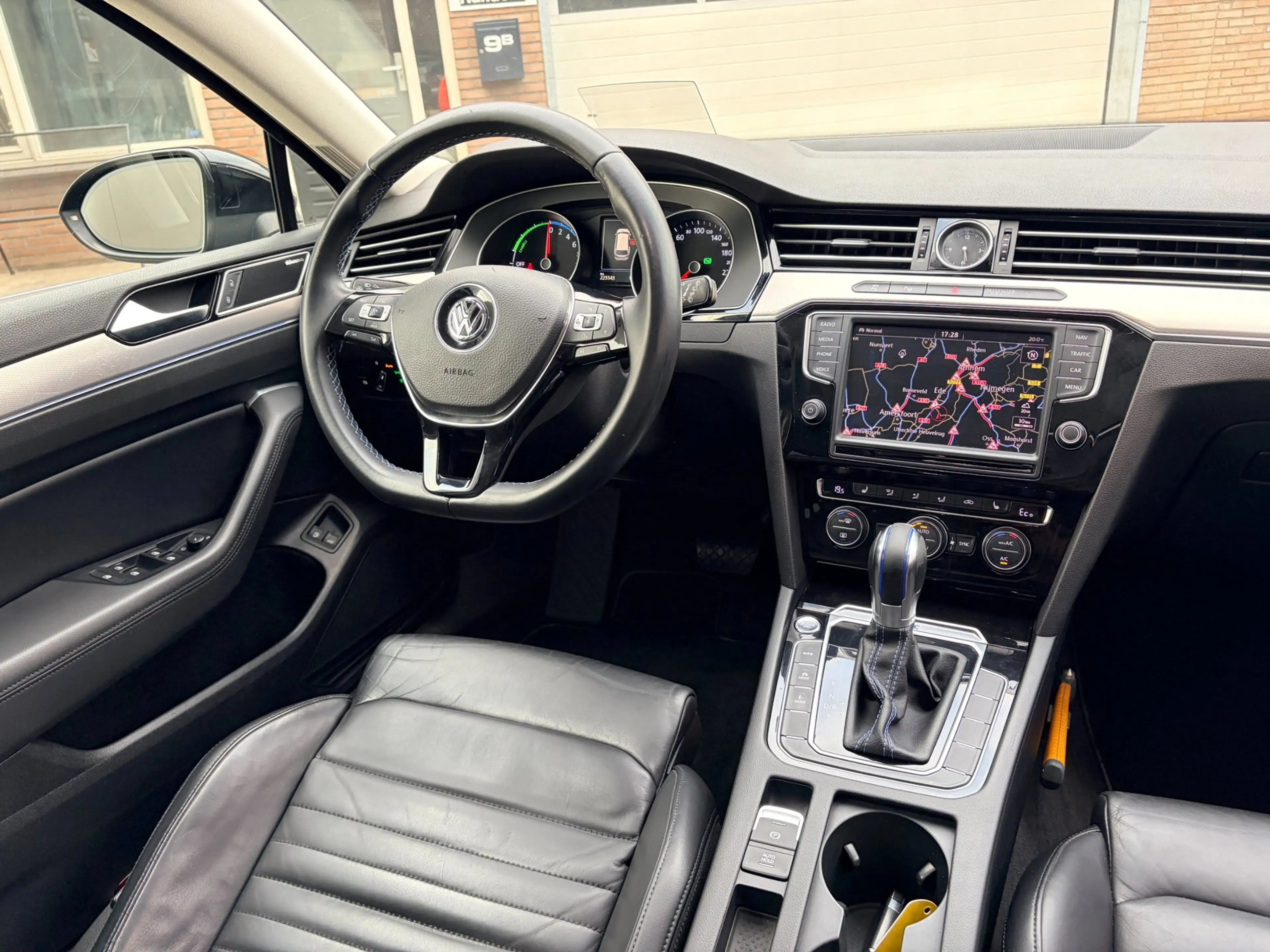 Volkswagen Passat Variant 1.4 TSI GTE Highline — photo 9