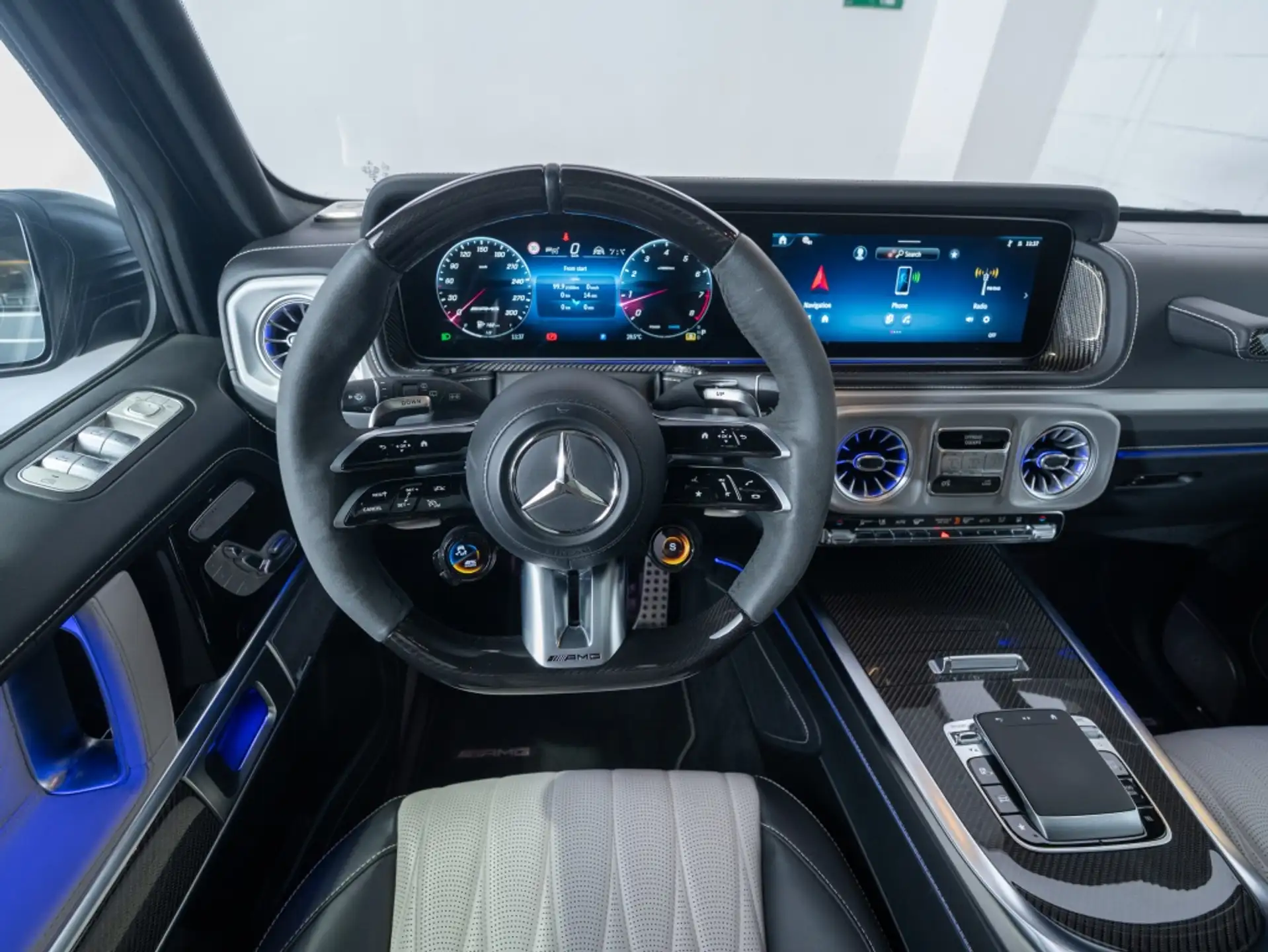 Mercedes-Benz G-Class G 63 AMG 2025 은색 사진 7