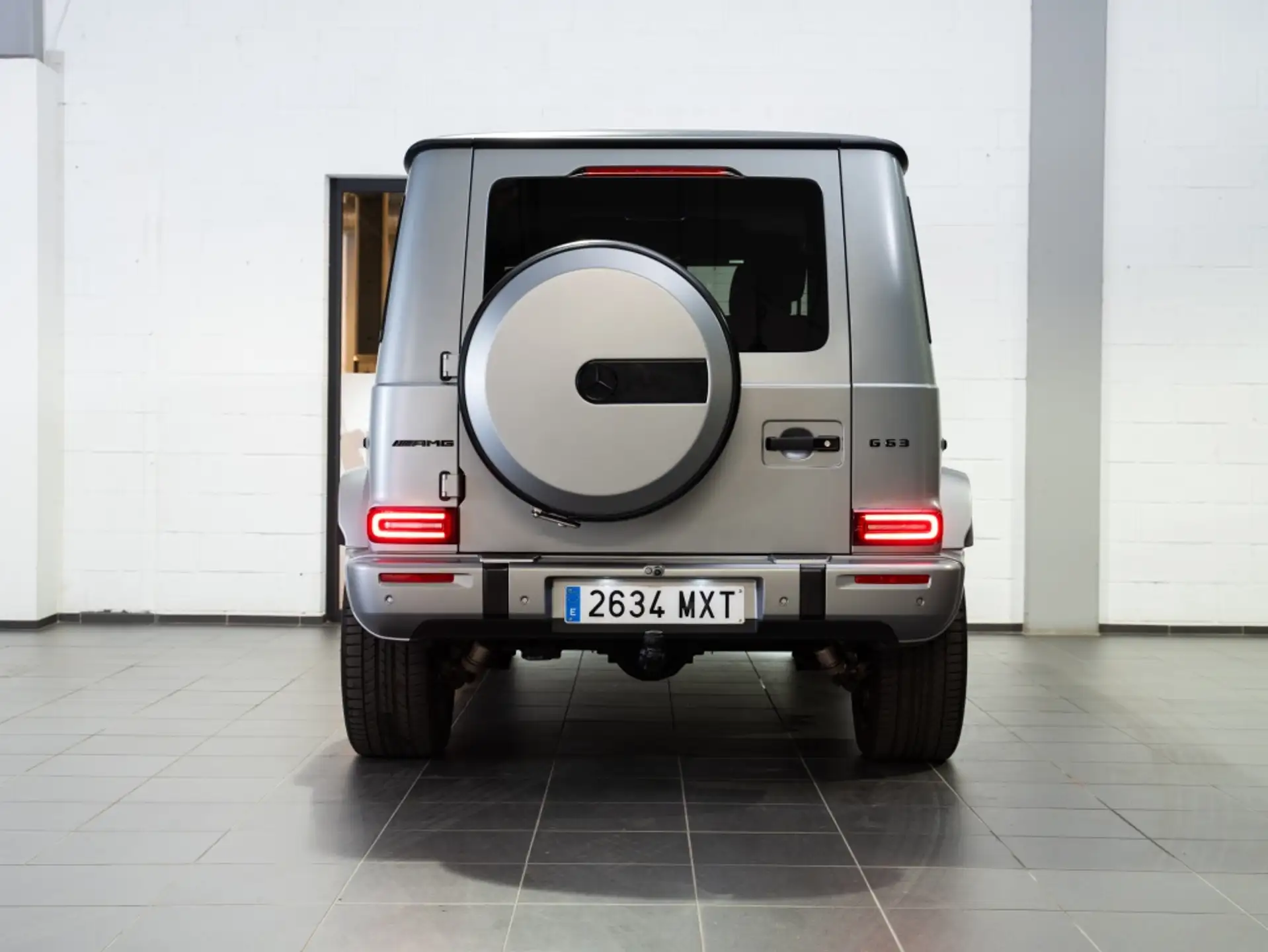 Mercedes-Benz G-Class G 63 AMG 2025 은색 사진 2