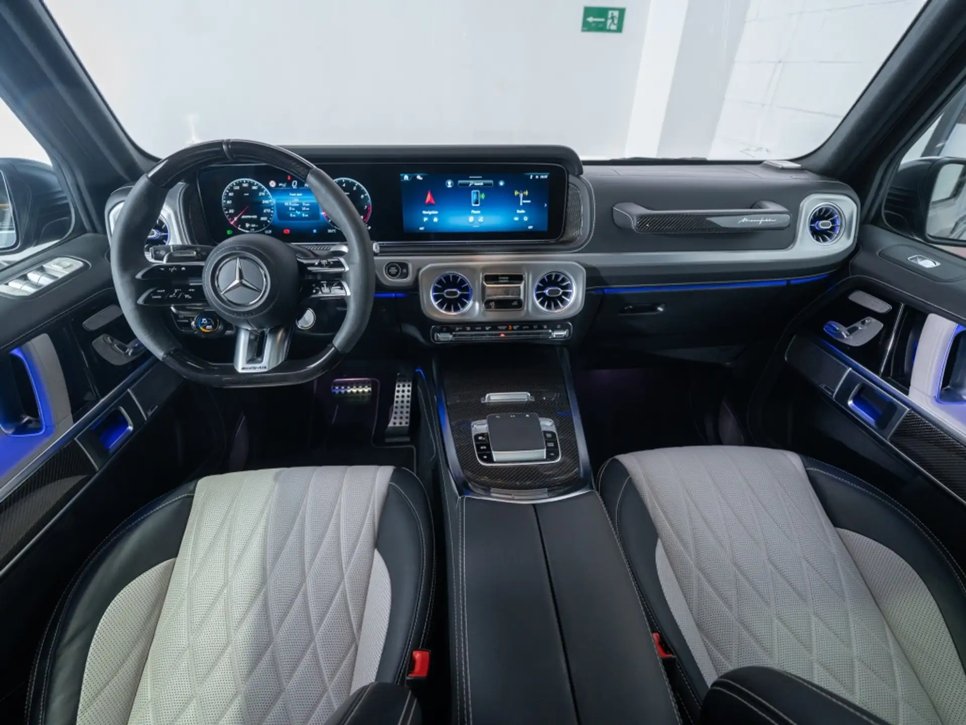 Mercedes-Benz G-Class G 63 AMG 2025 은색 사진 6