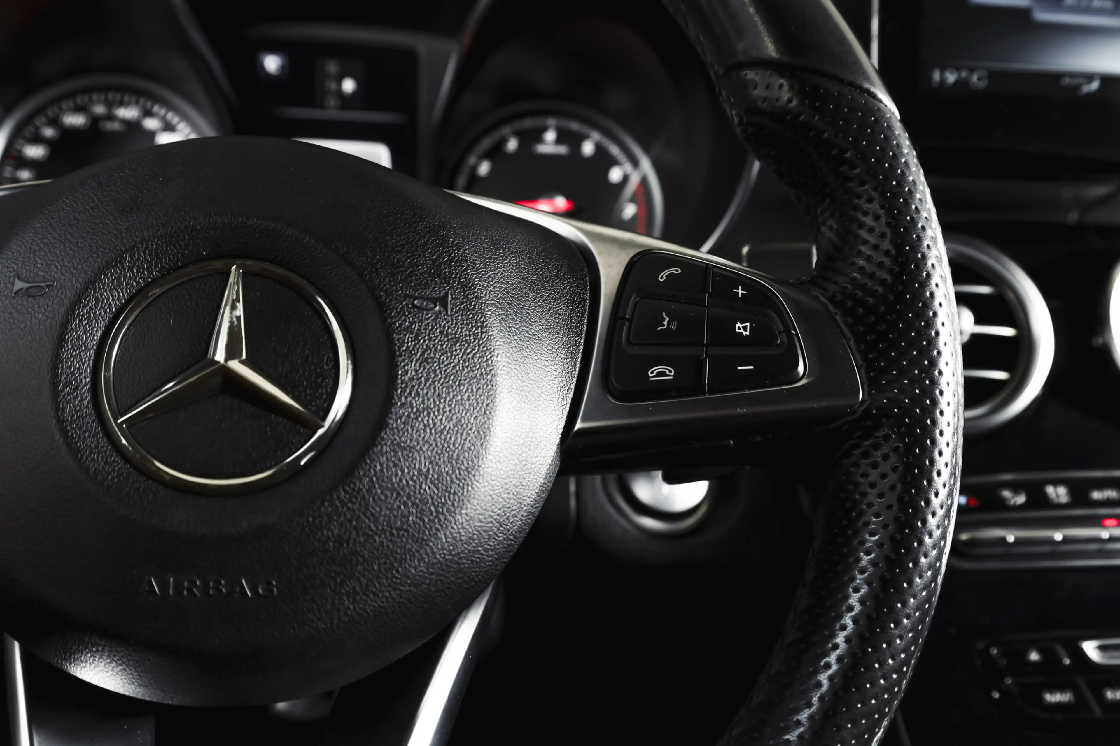 Mercedes-Benz GLC 250 Coupé 4MATIC 211 PK Premium AMG Line | S/K-Panodak — photo 43