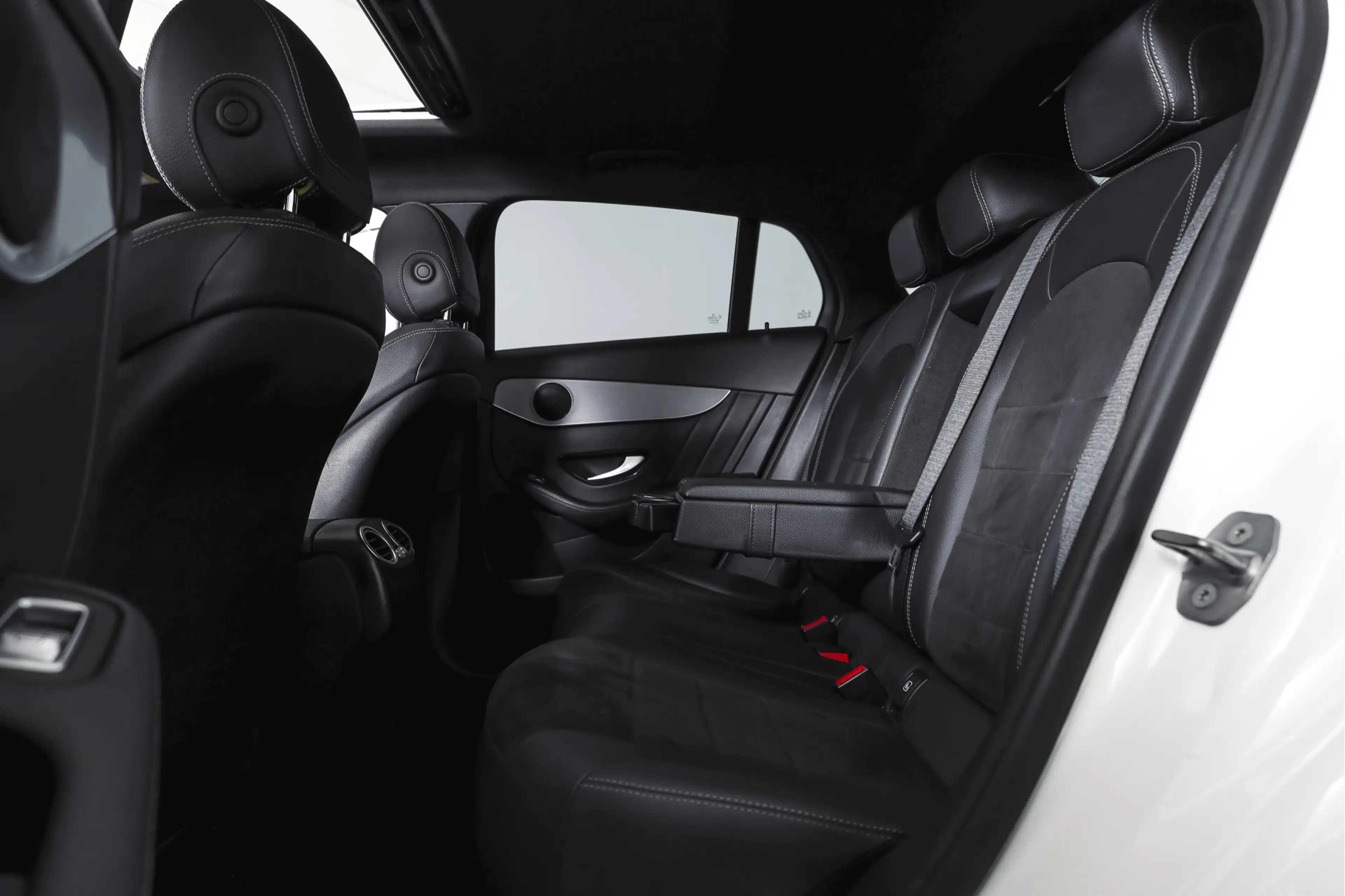 Mercedes-Benz GLC 250 Coupé 4MATIC 211 PK Premium AMG Line | S/K-Panodak — photo 50