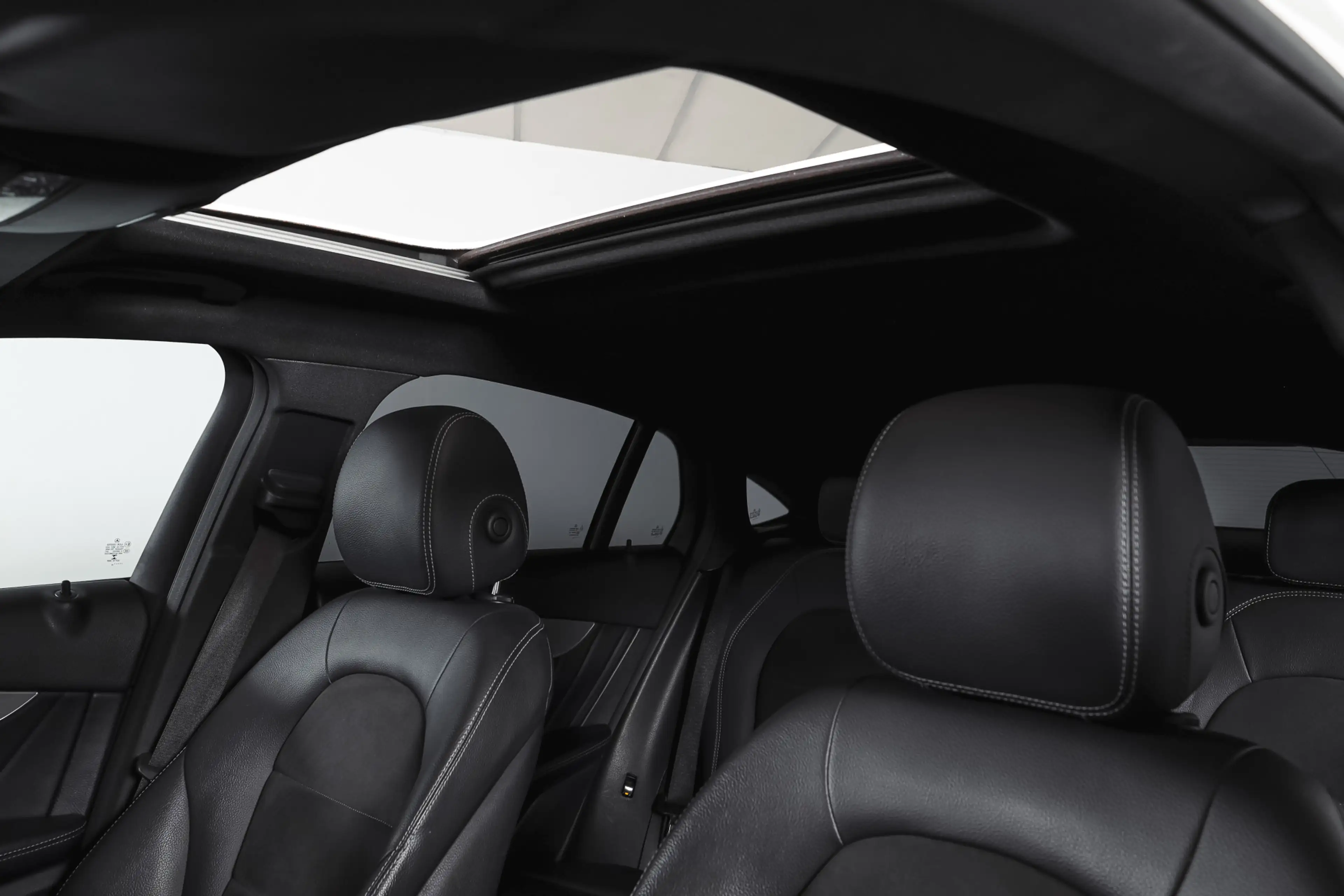 Mercedes-Benz GLC 250 Coupé 4MATIC 211 PK Premium AMG Line | S/K-Panodak — photo 7