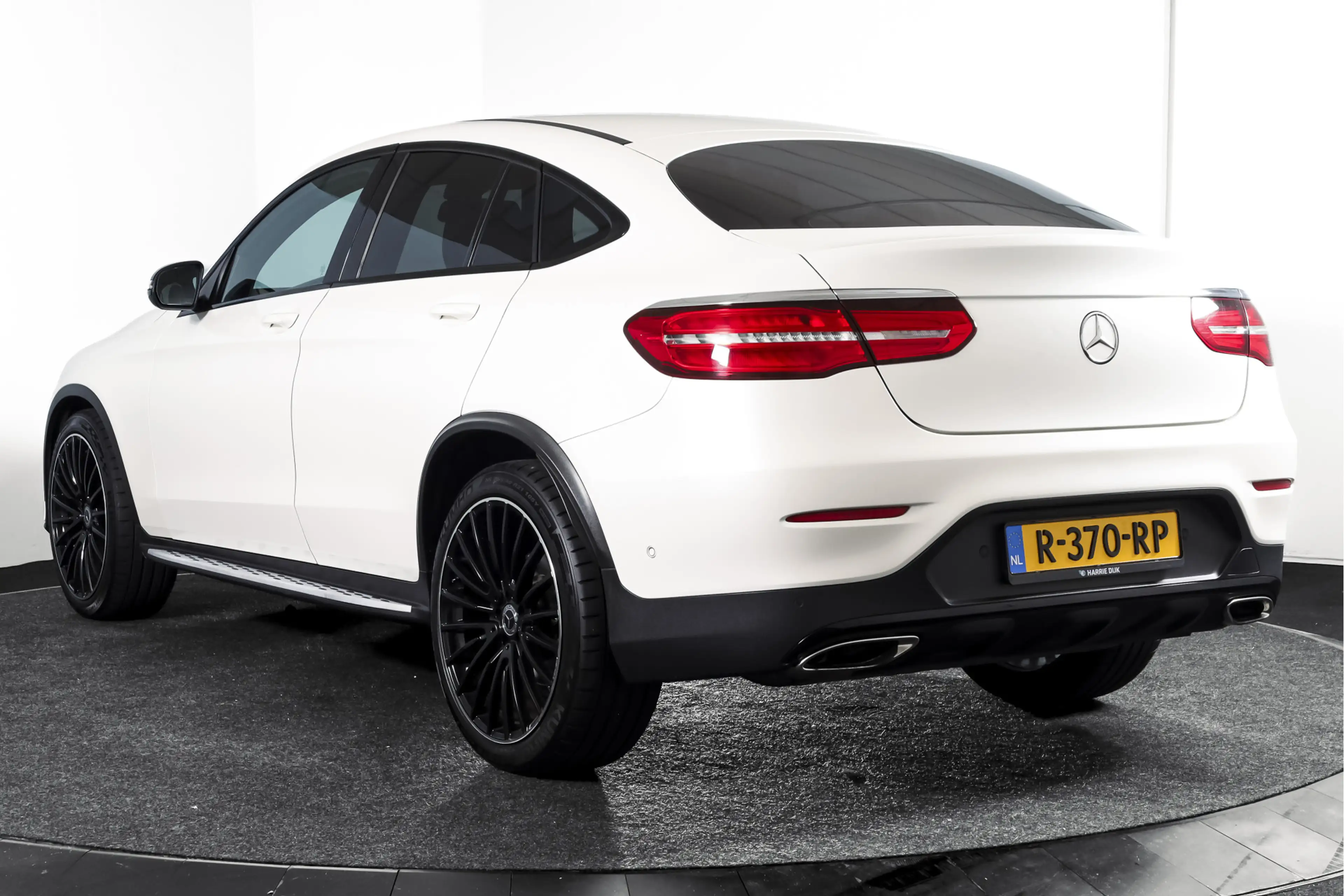 Mercedes-Benz GLC 250 Coupé 4MATIC 211 PK Premium AMG Line | S/K-Panodak — photo 26