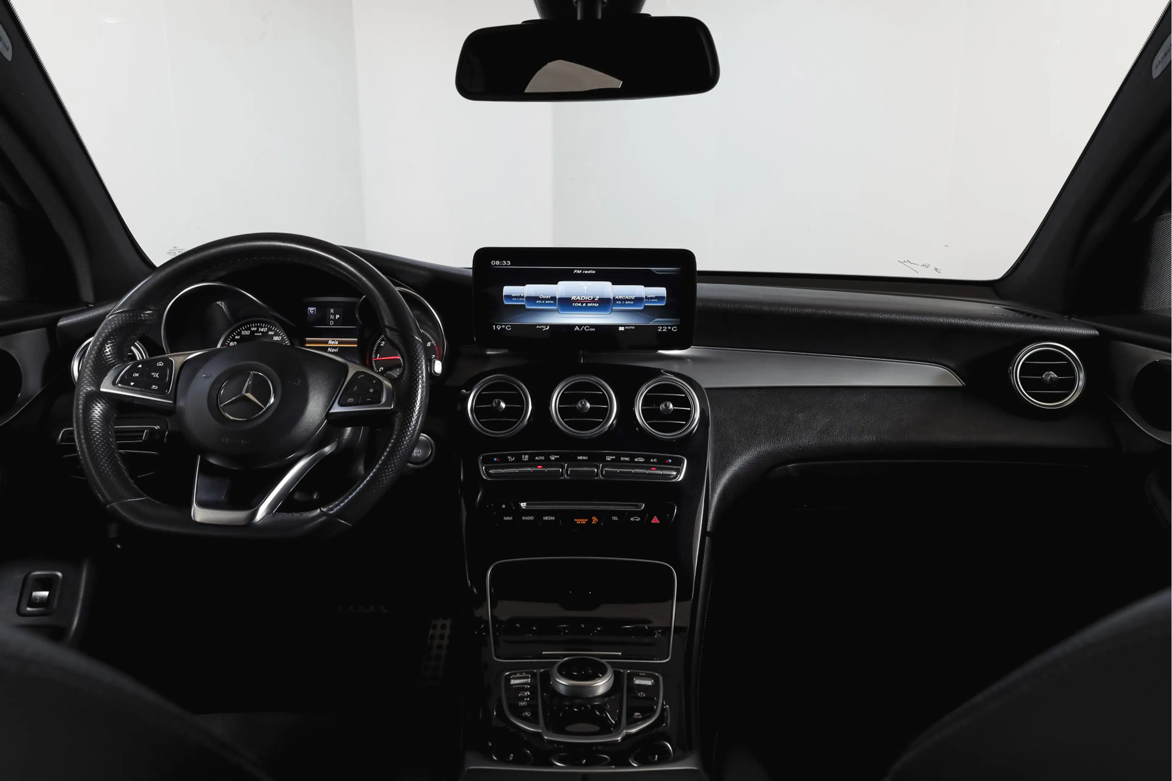 Mercedes-Benz GLC 250 Coupé 4MATIC 211 PK Premium AMG Line | S/K-Panodak — photo 3