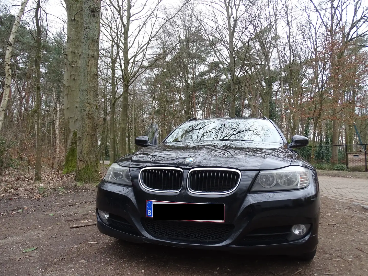 BMW 318 318d DPF Touring Noir - 1