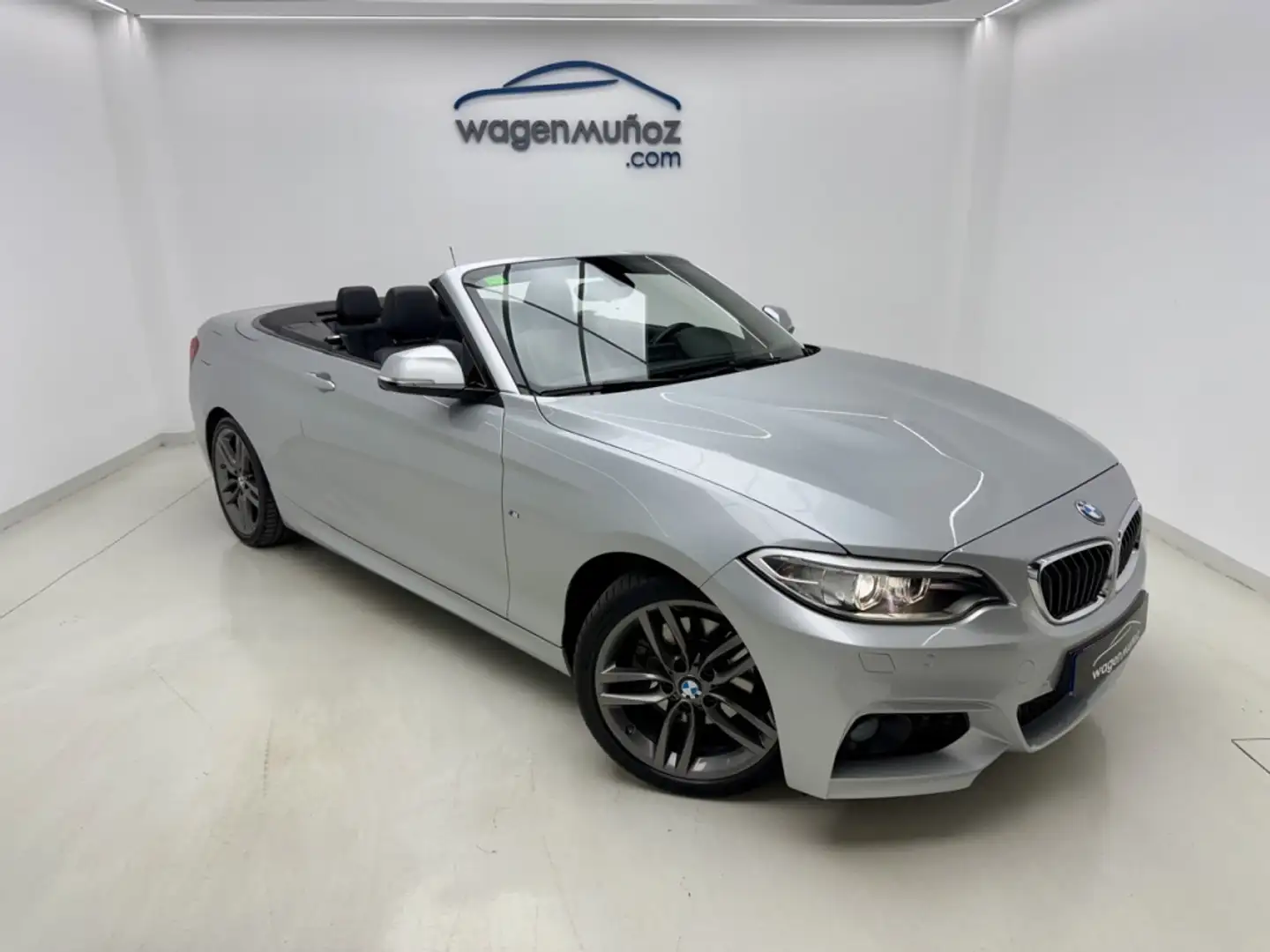 BMW 220 220dA Cabrio Šedá - 2
