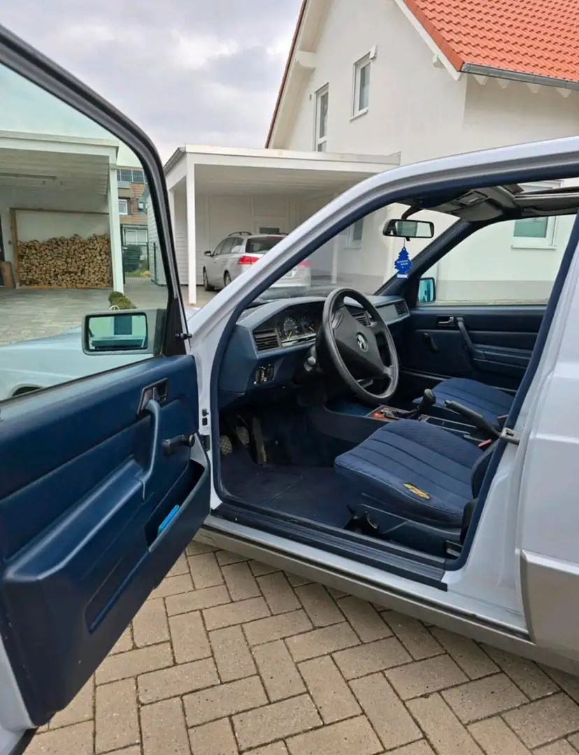 Mercedes-Benz 190 E 1.8 Voll Fahrbereit ! Garagenfahrzeug! - 2