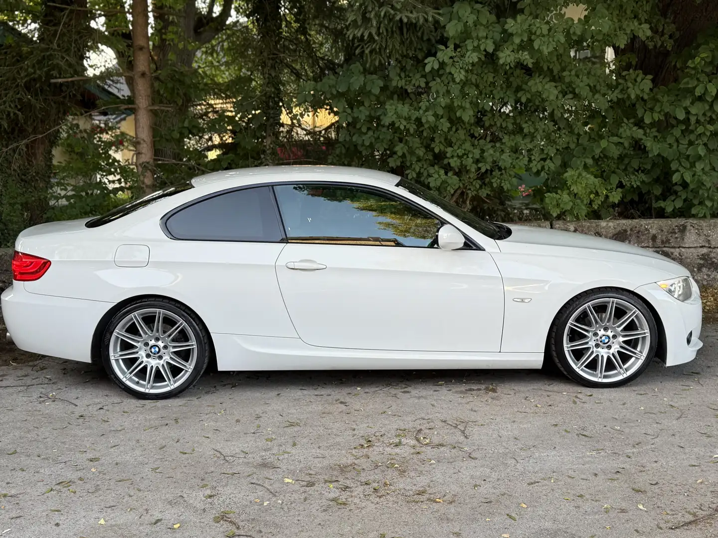 BMW 320 320i Coupé Österreich-Paket Weiß - 2