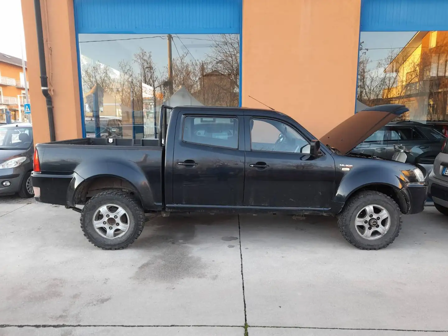 Tata Xenon Xenon 2.2 td 16v Dicor 4x4 pl Schwarz - 1