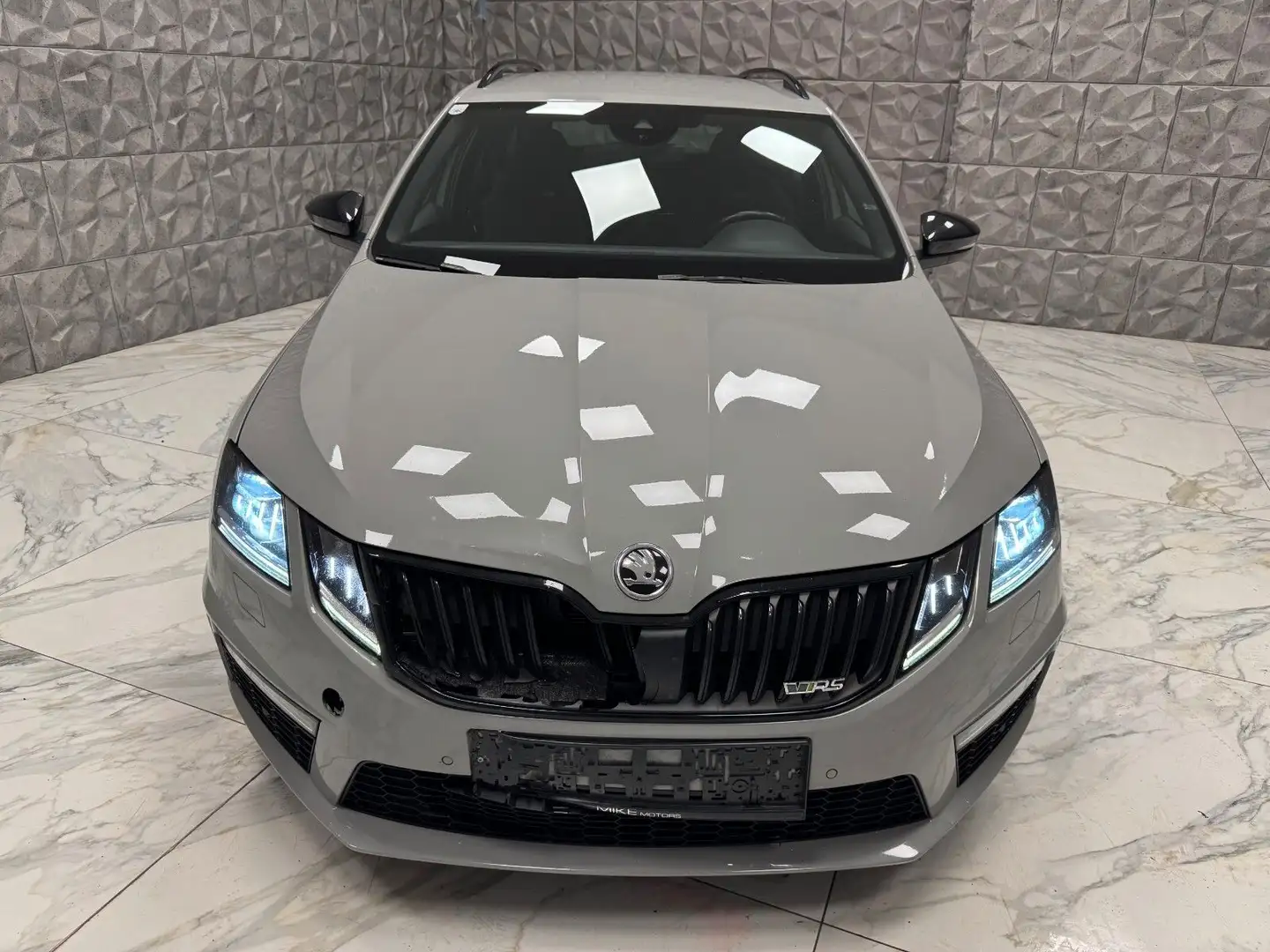 Skoda Octavia Combi VRS 4x4 * VOLL FAHRBEREIT * Grau - 2