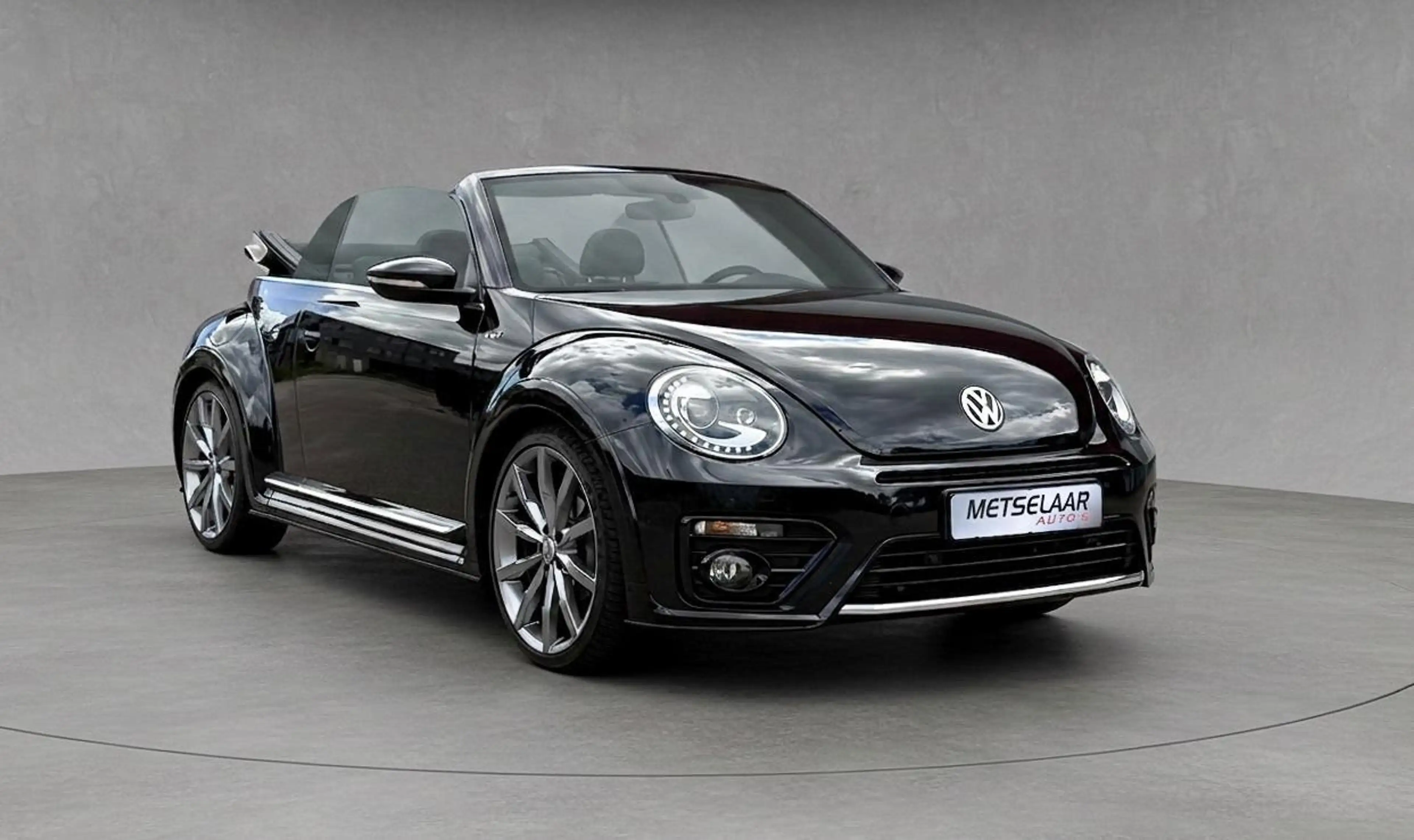 Volkswagen Beetle Cabriolet 1.4 TSI Sport BlueMotion — photo 6