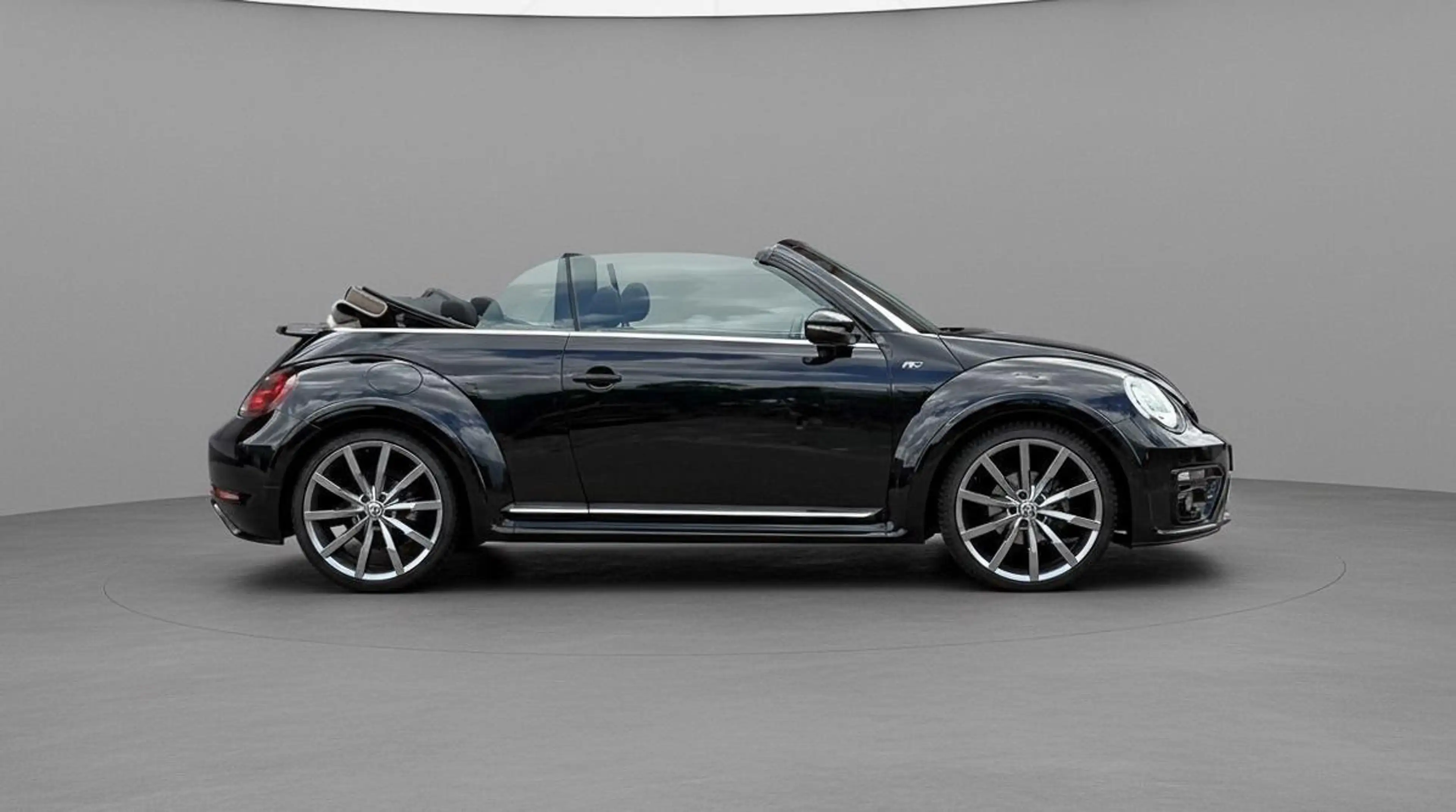 Volkswagen Beetle Cabriolet 1.4 TSI Sport BlueMotion — photo 15