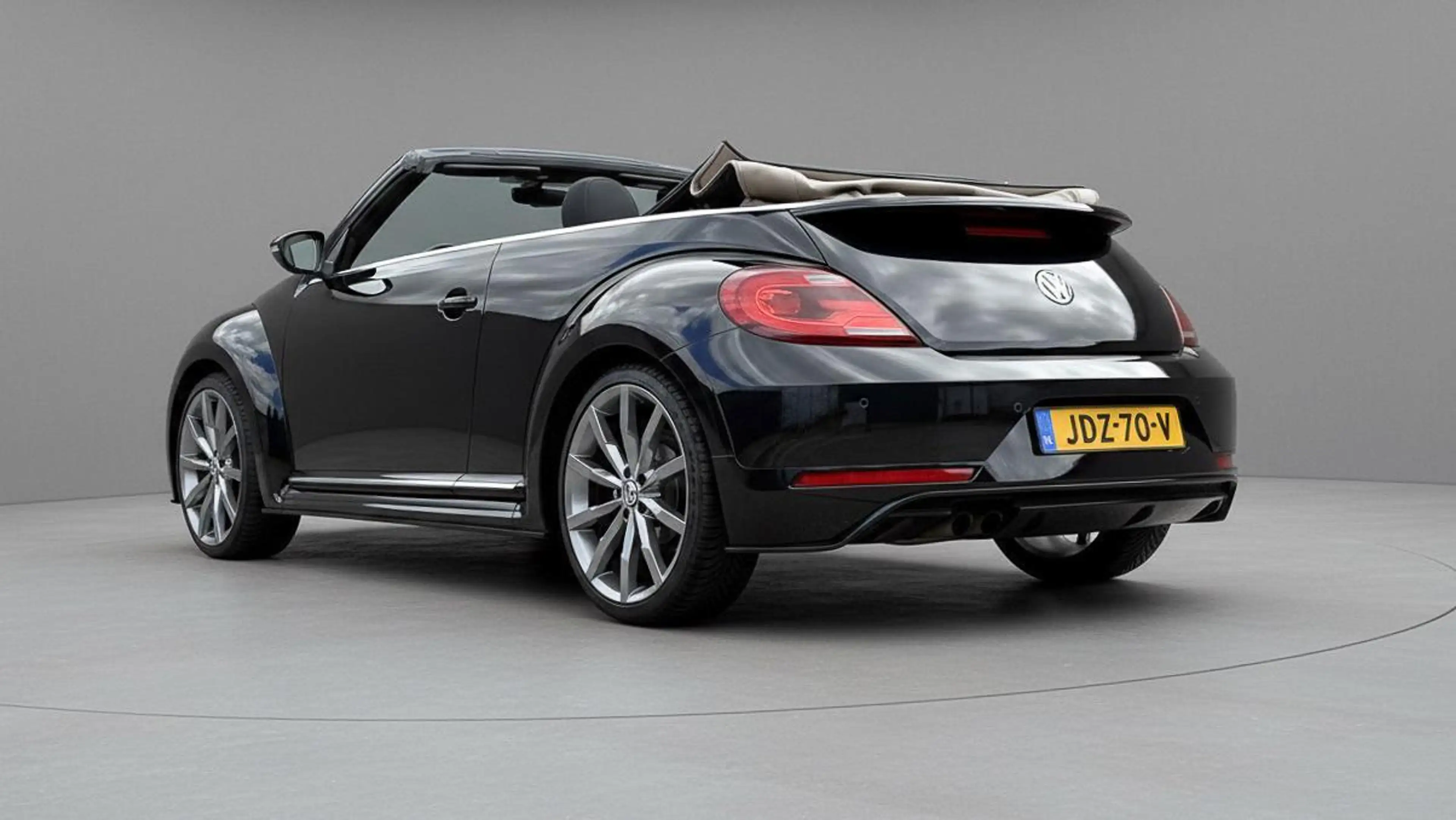 Volkswagen Beetle Cabriolet 1.4 TSI Sport BlueMotion — photo 9