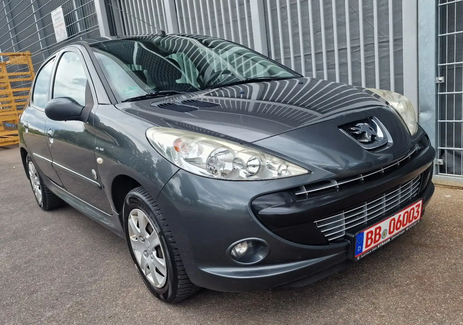Peugeot 206 + 1.4Generation/GARANTIE/TÜV NEU/KLIMA Grau - 1