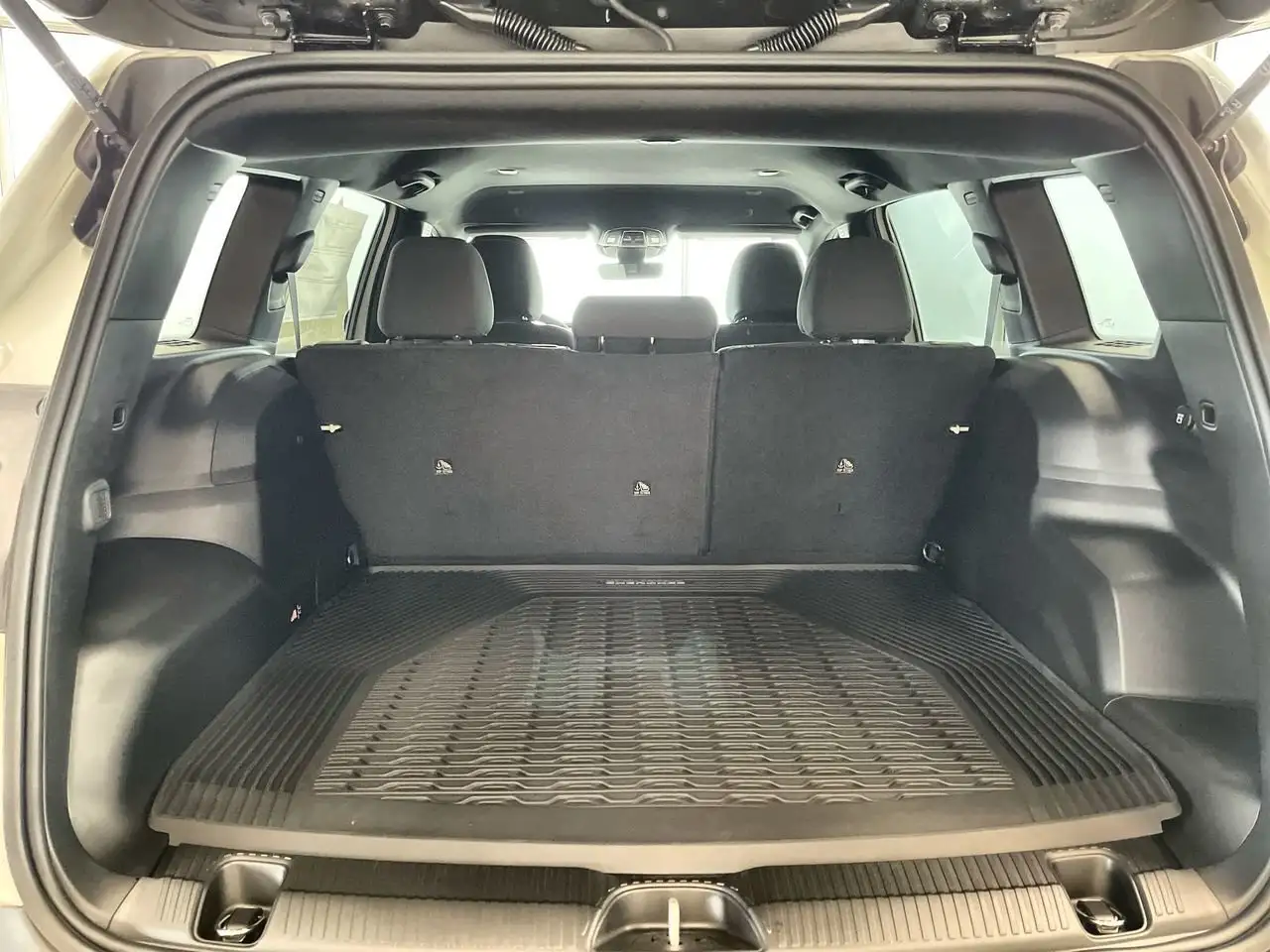 Jeep Cherokee снимка Jeep Cherokee