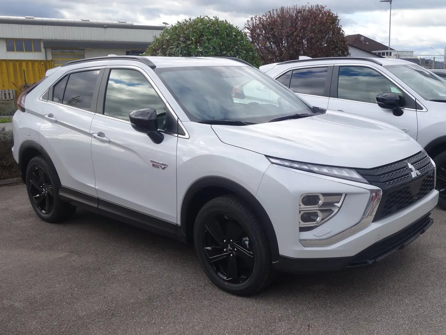 Mitsubishi Eclipse Cross 2,4 PHEV 4WD Intense+ 45 ***SONDERPREIS*** Weiß - 1