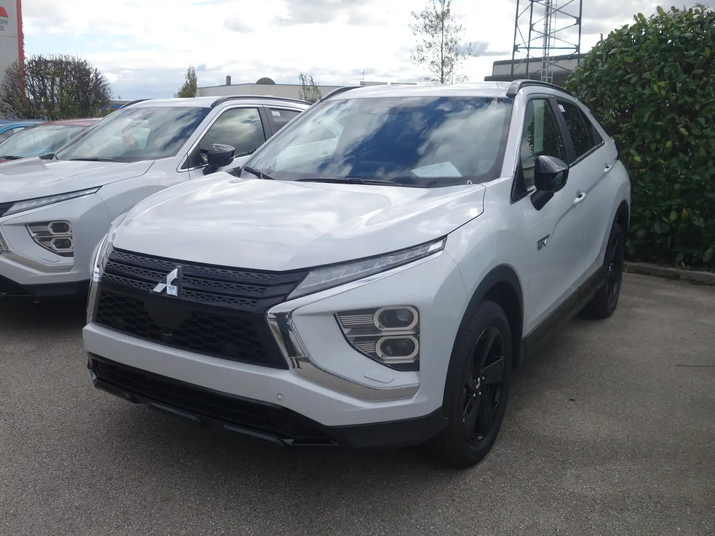 Mitsubishi Eclipse Cross 2,4 PHEV 4WD Intense+ 45 ***SONDERPREIS*** Weiß - 2
