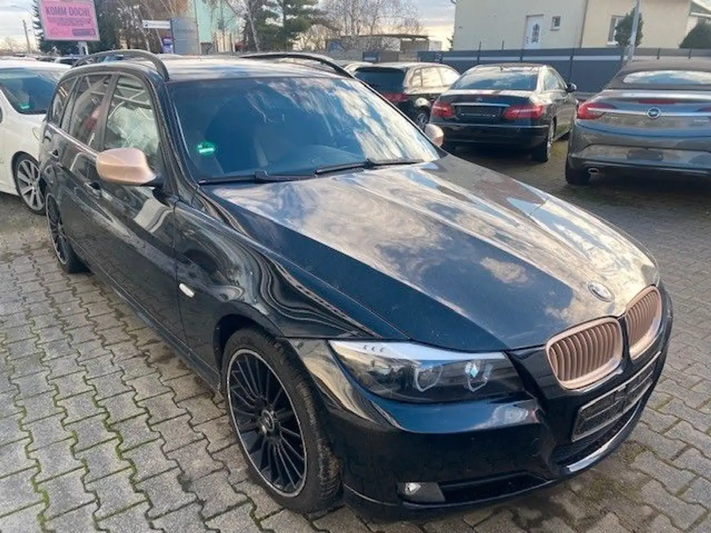 BMW 318 3 Touring 318d Schwarz - 1