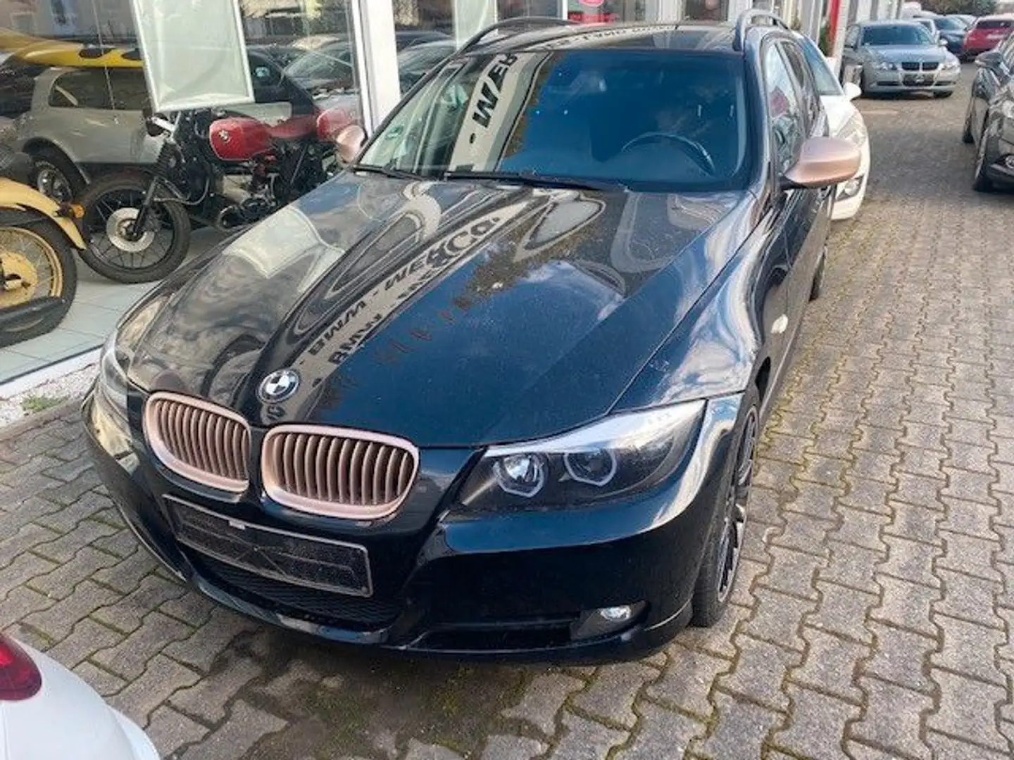 BMW 318 3 Touring 318d Schwarz - 2