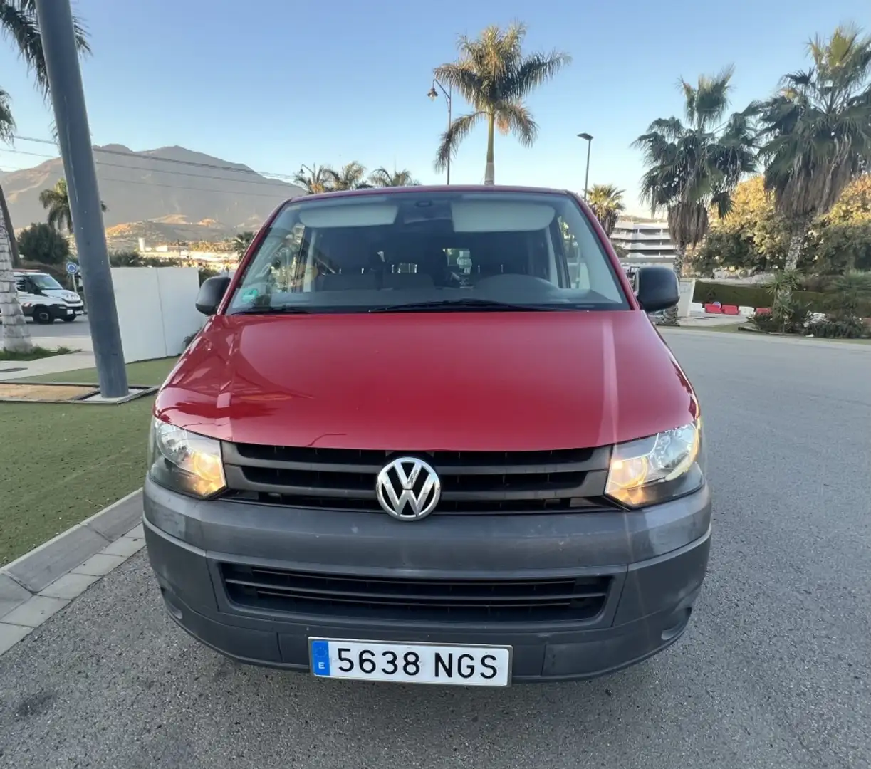 Volkswagen T5 Caravelle 2.0TDI Comfortline Edition Rouge - 1
