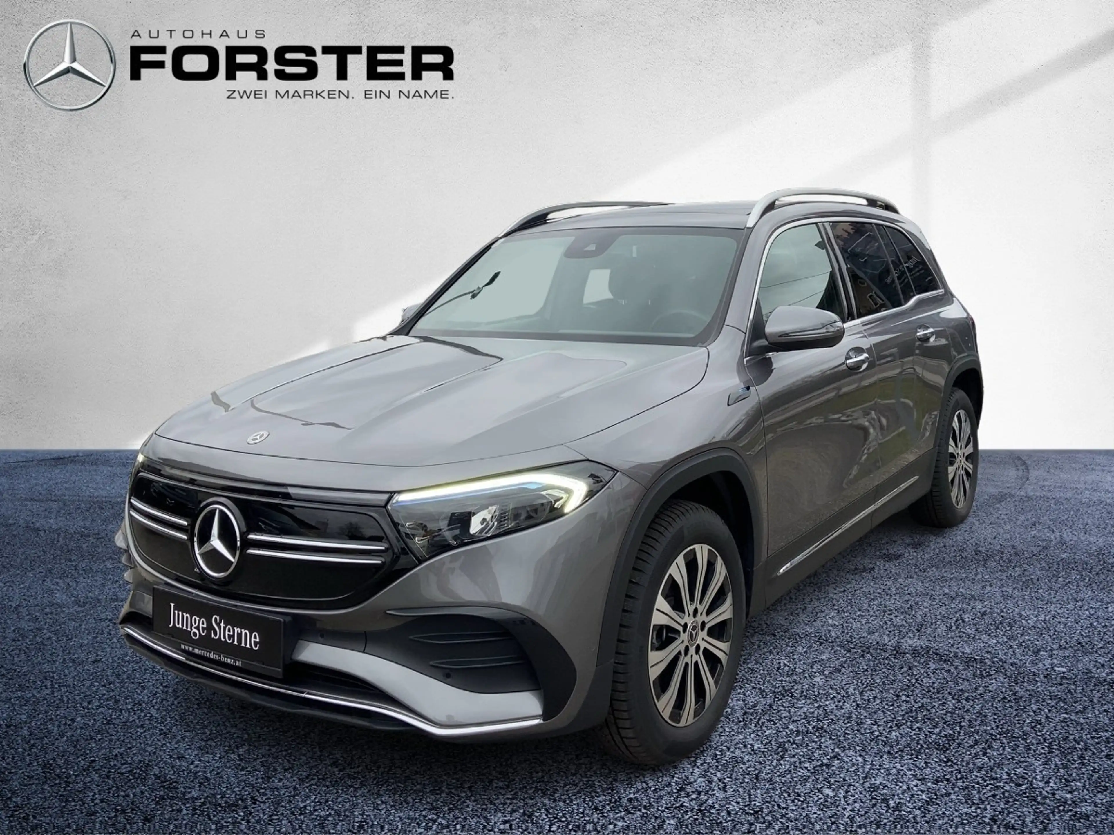 Mercedes-Benz EQB 300 4MATIC AMG Line Pano MBUX RKam KeyGo — photo 2