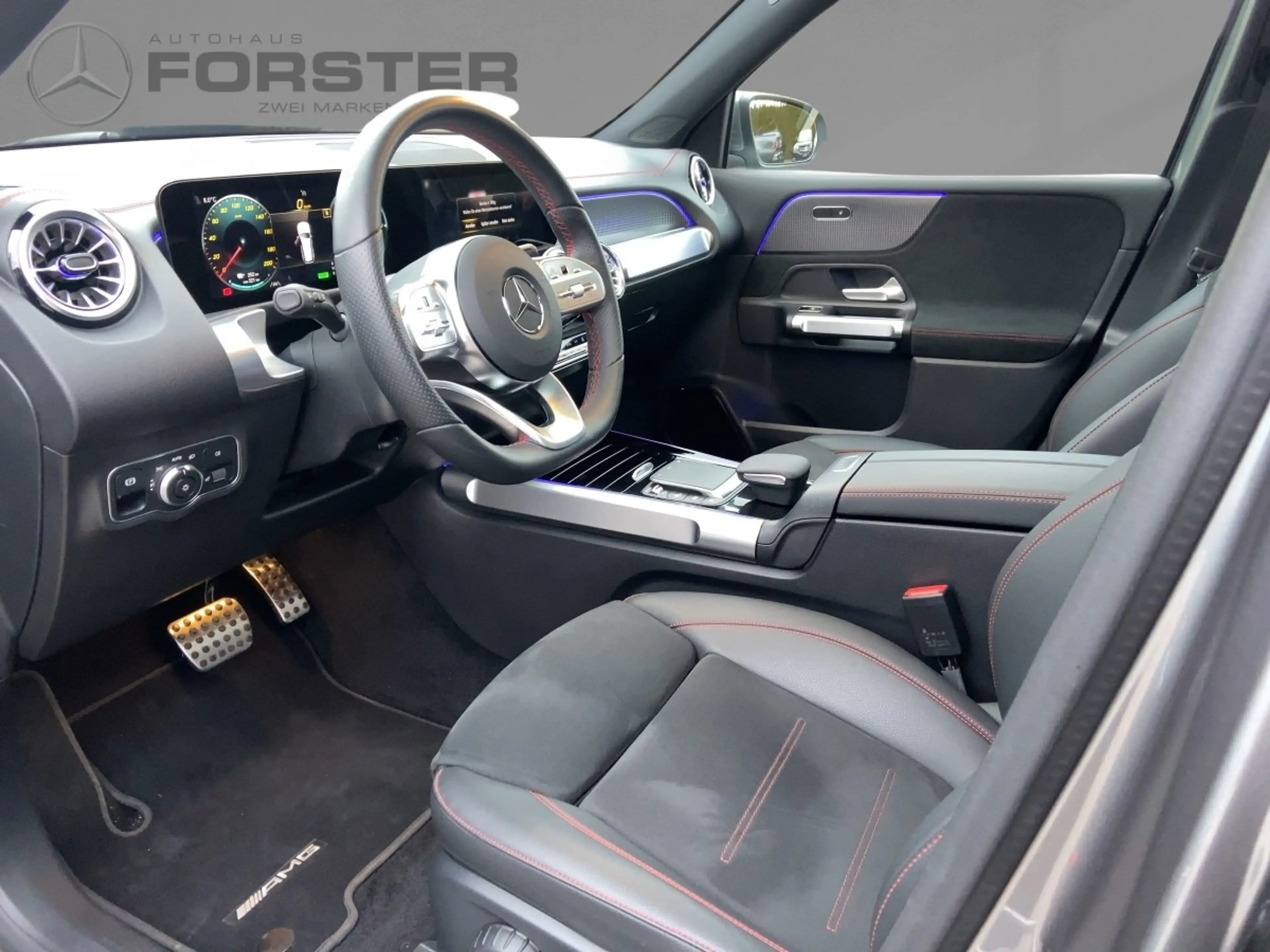 Mercedes-Benz EQB 300 4MATIC AMG Line Pano MBUX RKam KeyGo — photo 6