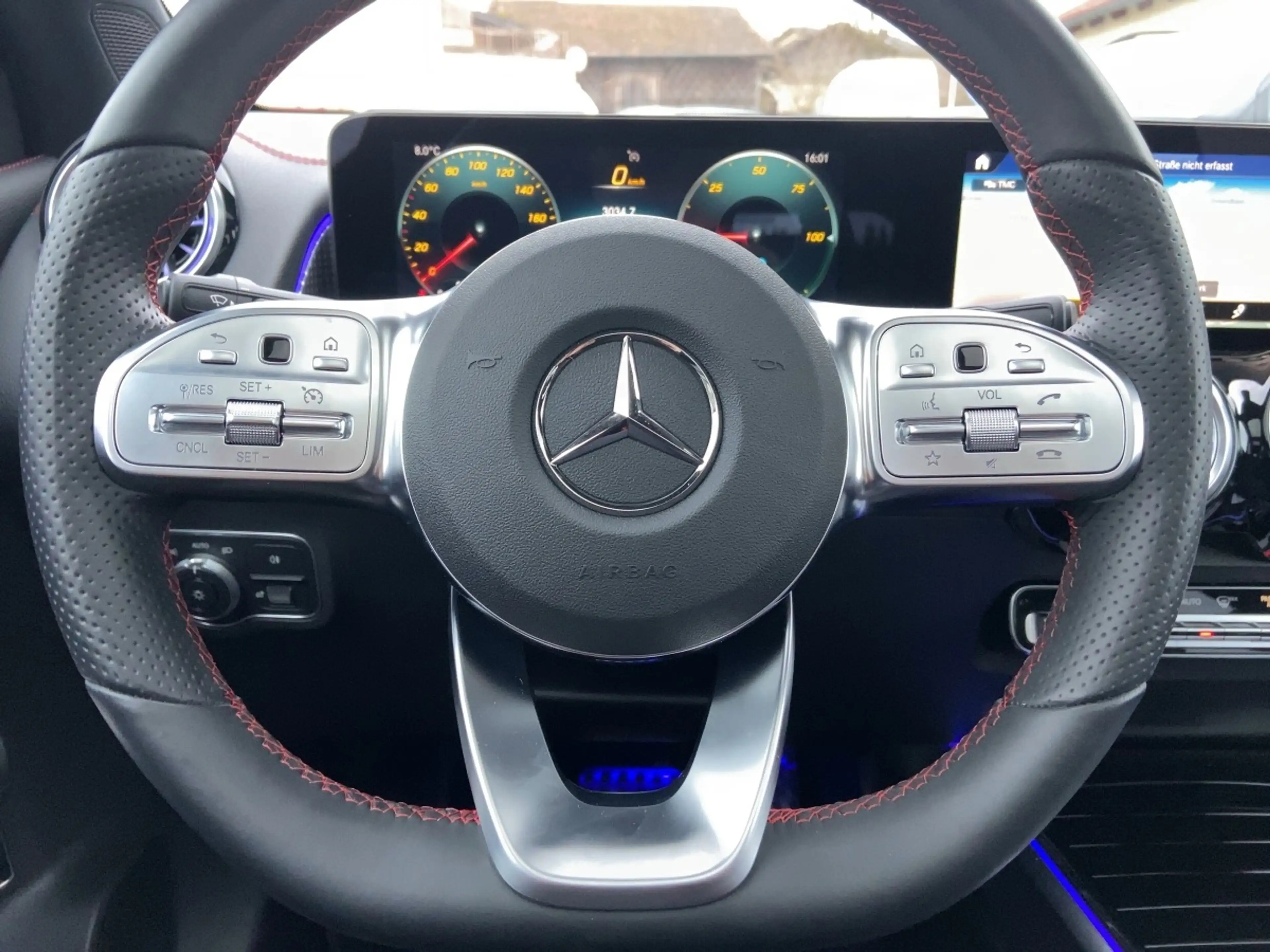 Mercedes-Benz EQB 300 4MATIC AMG Line Pano MBUX RKam KeyGo — photo 12