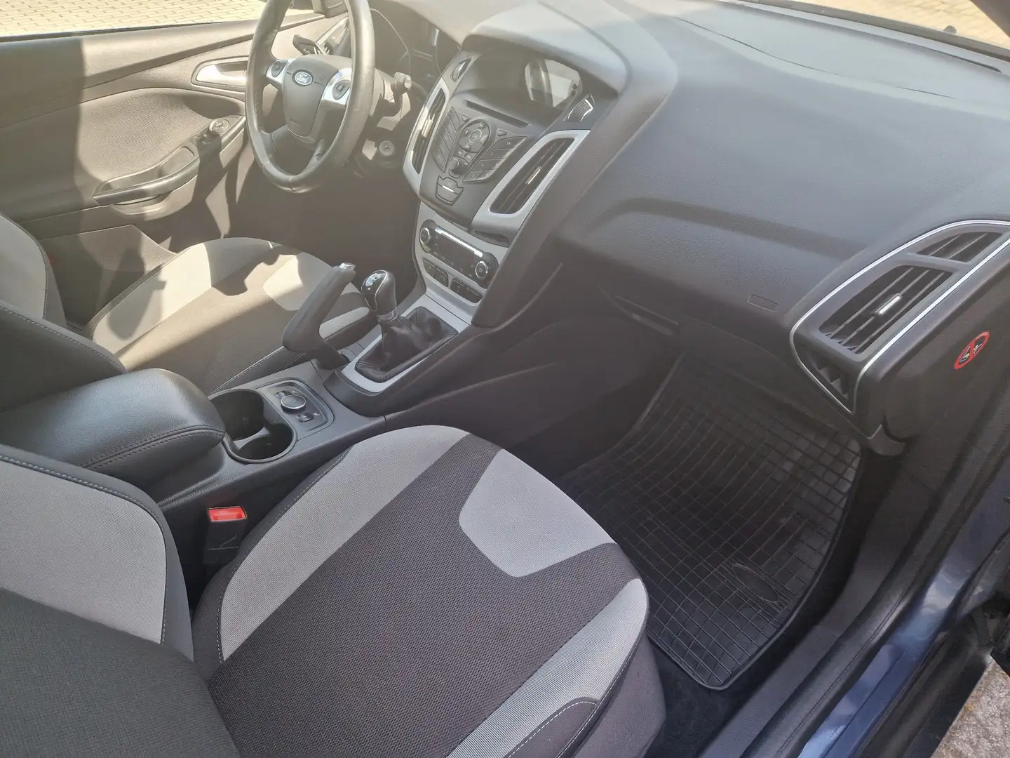 Ford Focus 1.0 EcoBoost-Alu+Klimatronik+beh. Fro.scheibe+SHZ Violett - 1