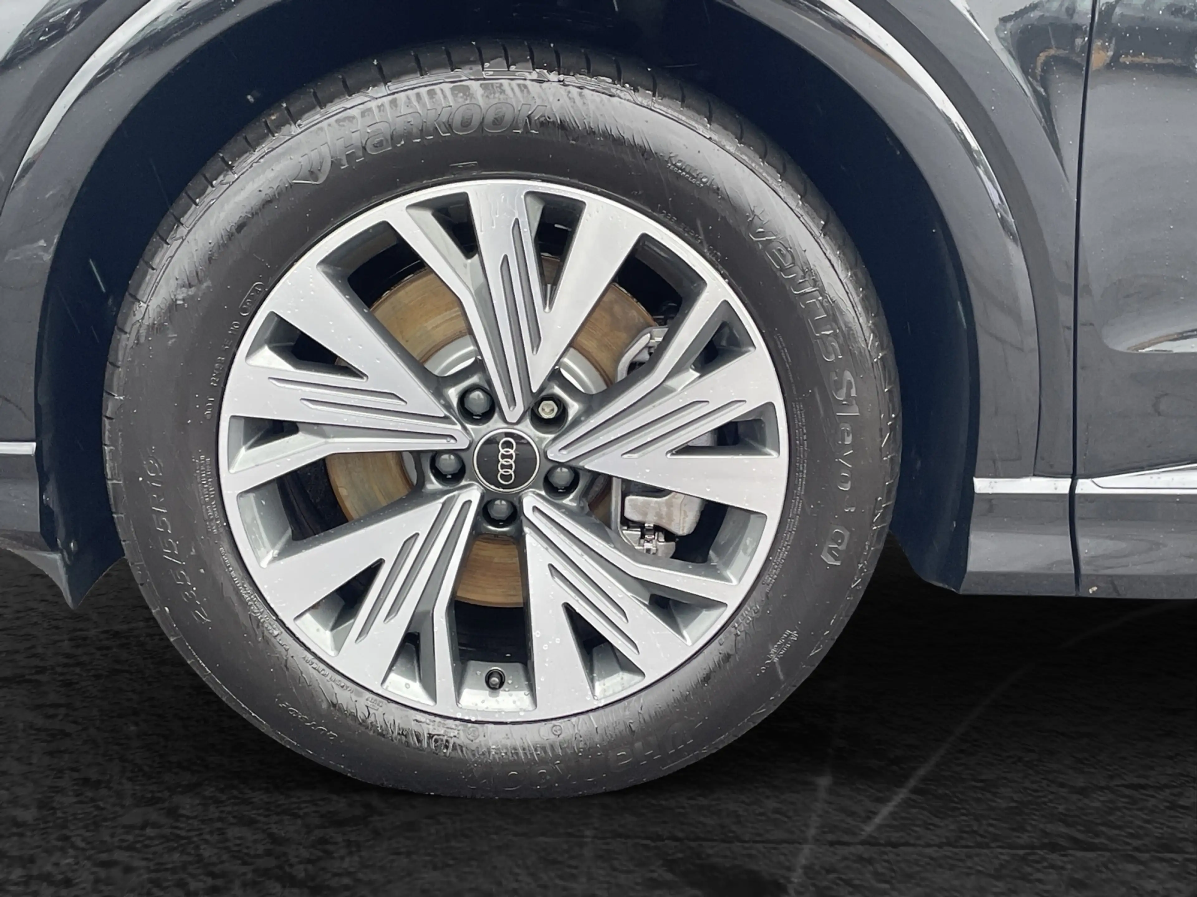 Audi e-tron — photo 5
