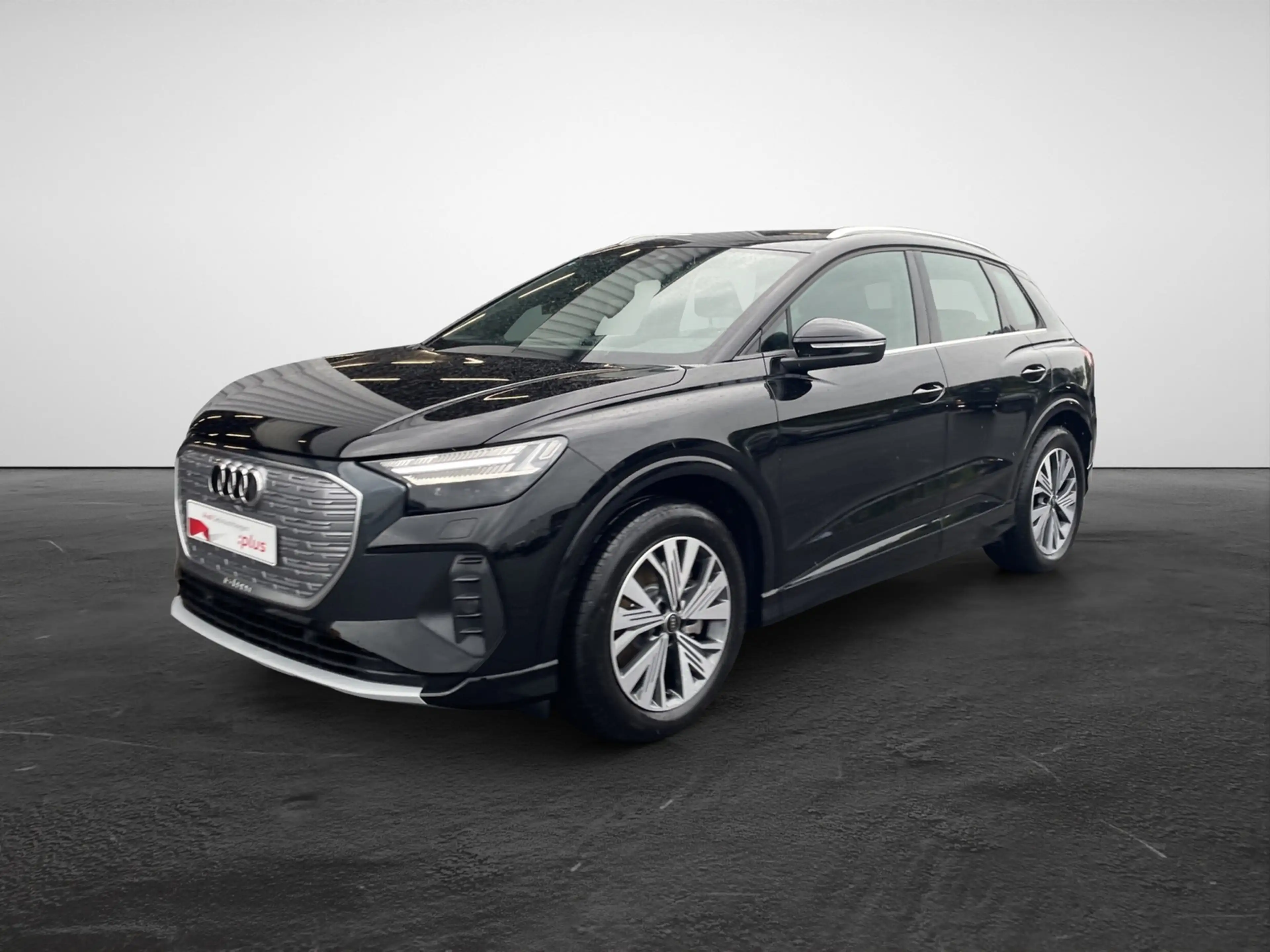 Audi e-tron — photo 2