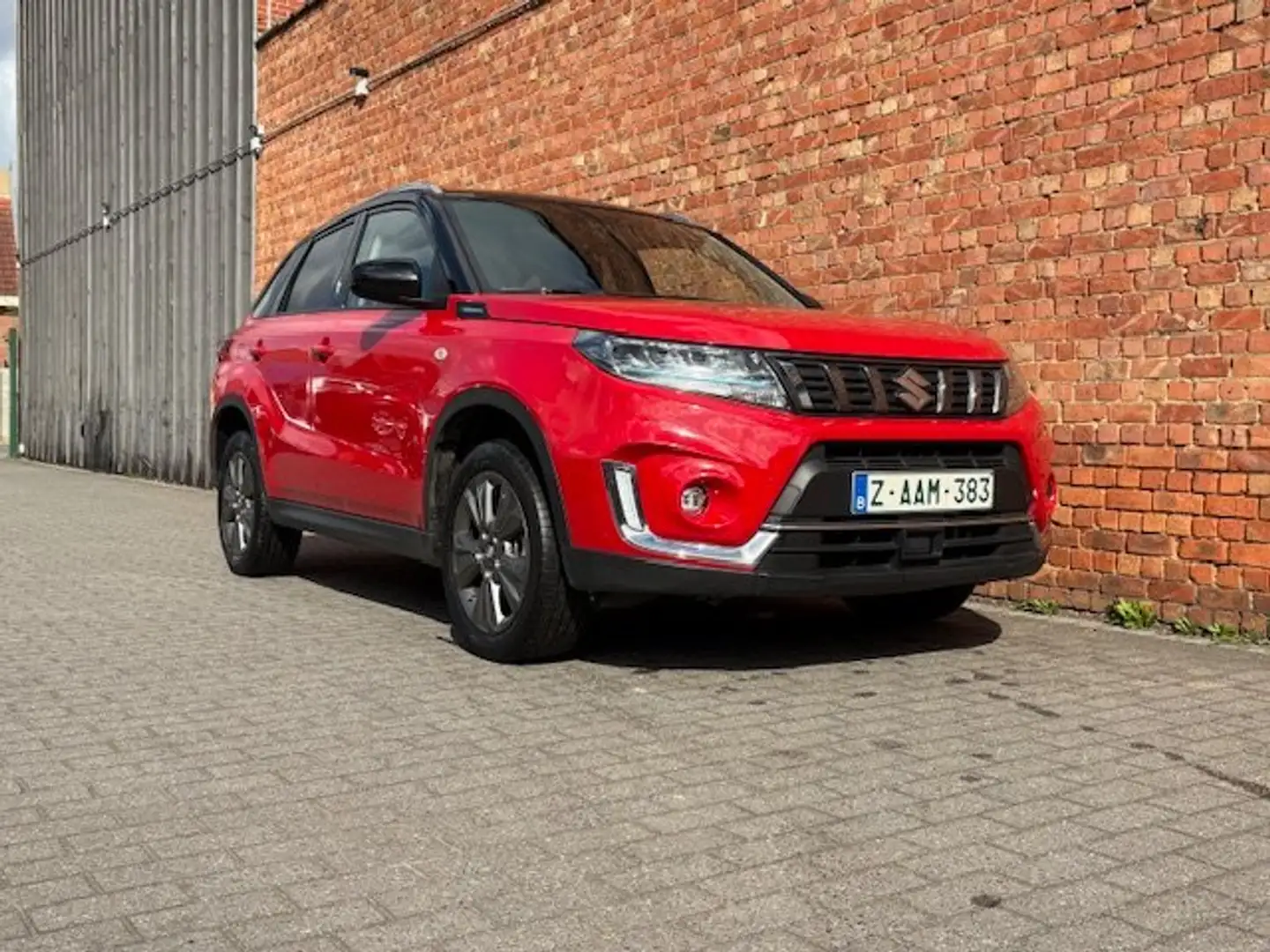 Suzuki Vitara Vitara 1.5 Dualjet Hybrid Allgrip AGS Comfort+ Rood - 1