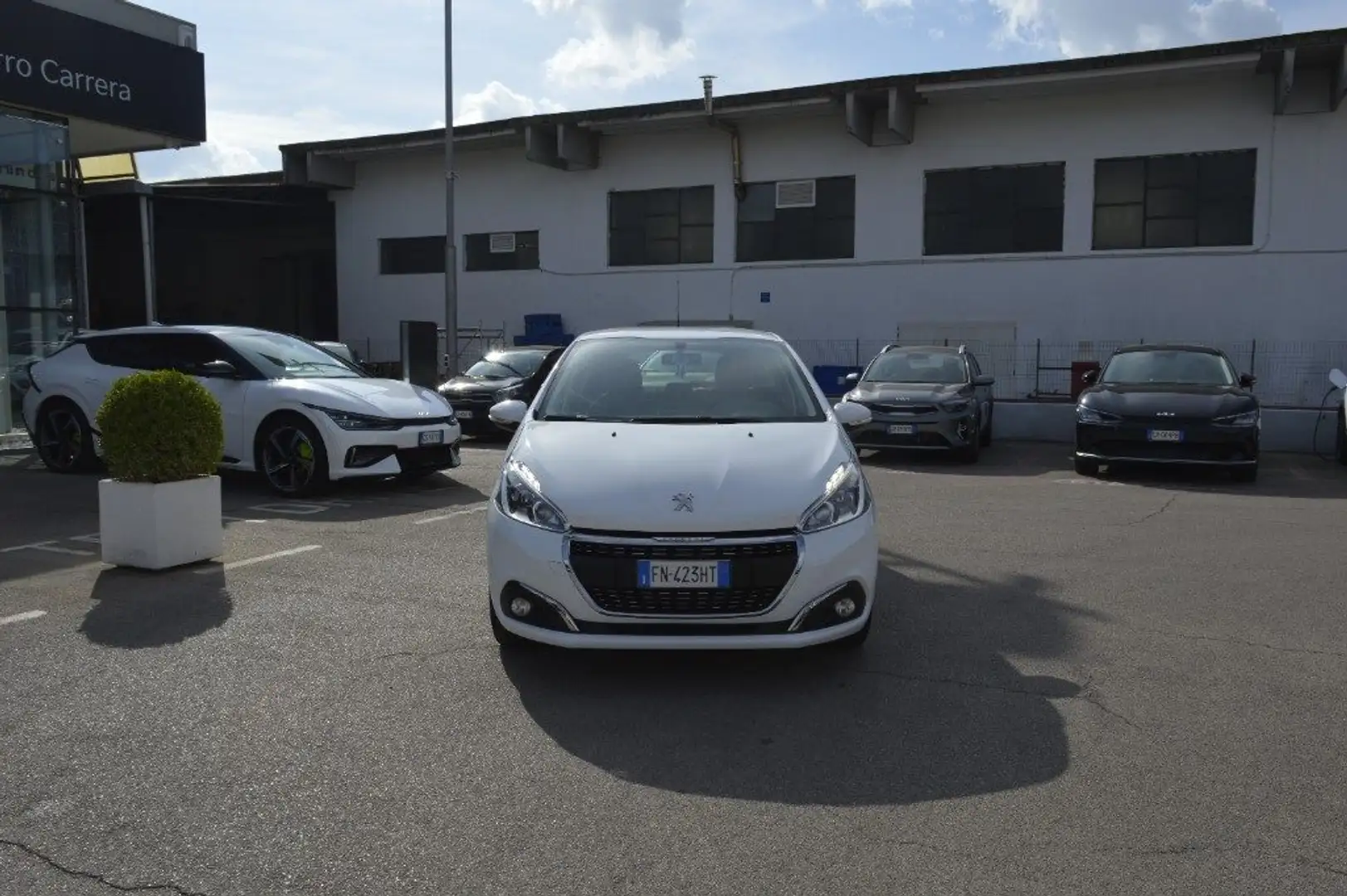 Peugeot 208 BlueHDi 100 5 porte Allure Bianco - 2