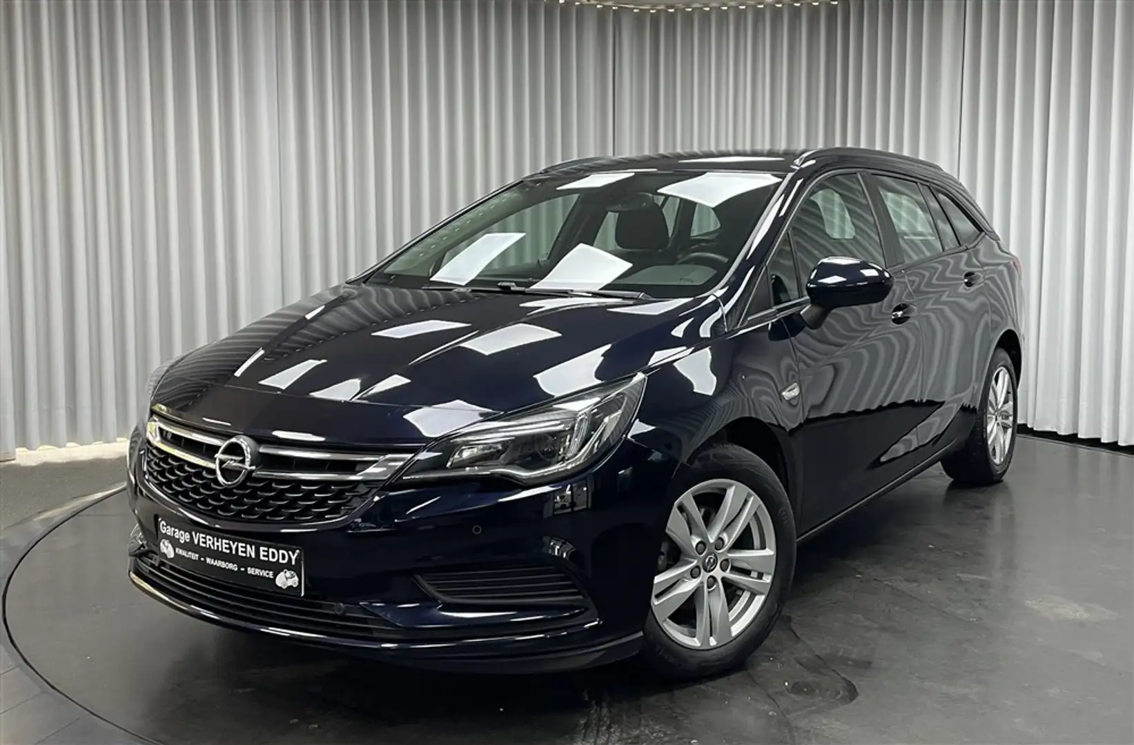 Opel Astra 1.0i / Break / Navi / PDC / Cruise co / App / ... Zwart - 1