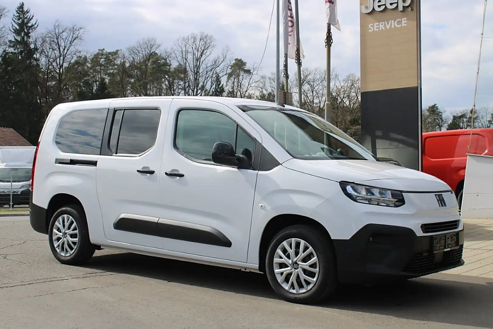 Fiat Doblo Kombi extra Lang 130MT 7Sitzer  EUR 23825,-- La... Weiß - 2