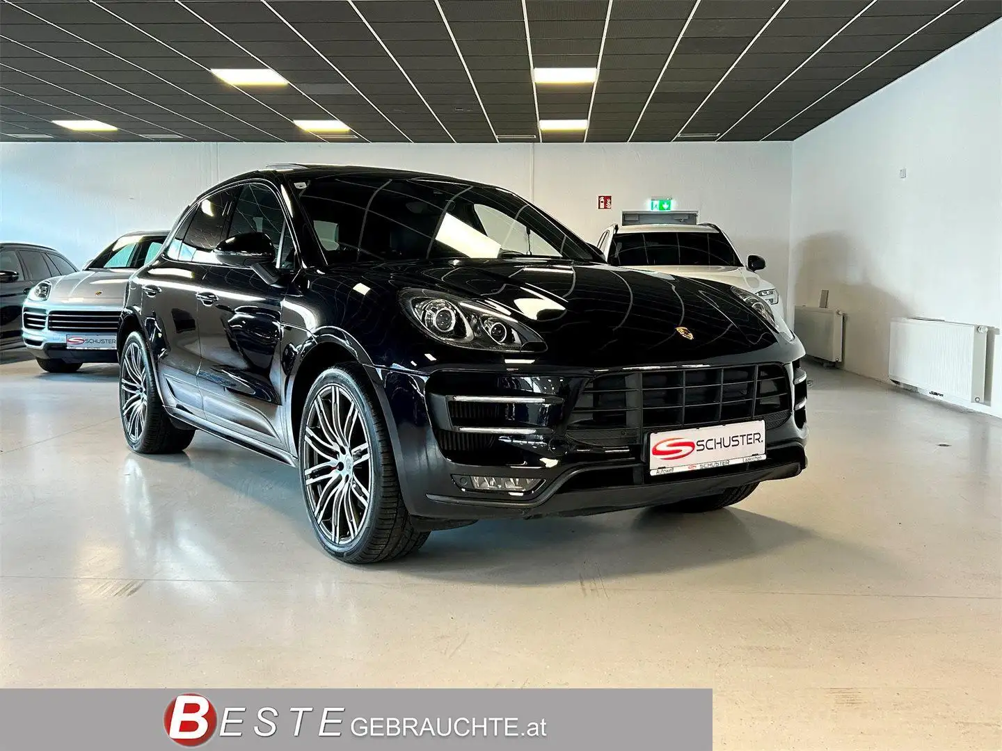 Porsche Macan Turbo 3,6 DSG Allrad Schwarz - 1