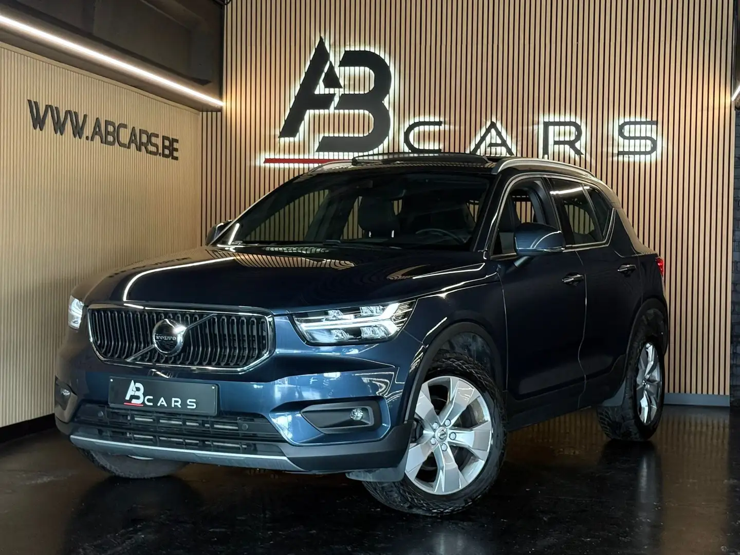 Volvo XC40 1.5 T2 * SPORT * 1ER PROP * GAR 12 MOIS * Modrá - 1