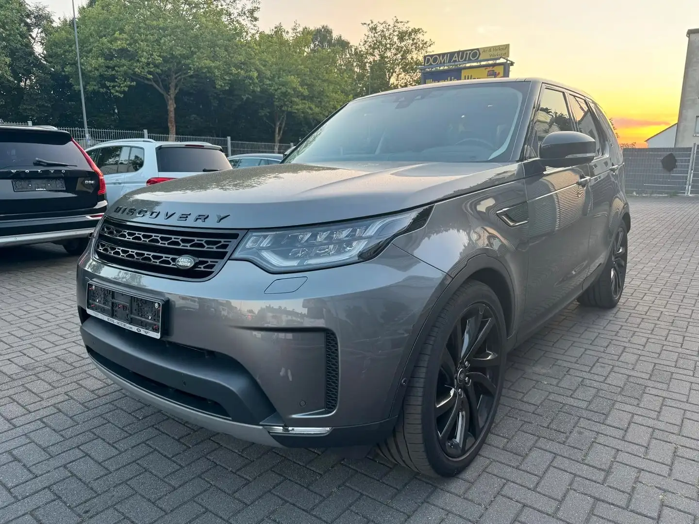Land Rover Discovery 5 HSE TD6 / 7-Sitzer Grau - 1