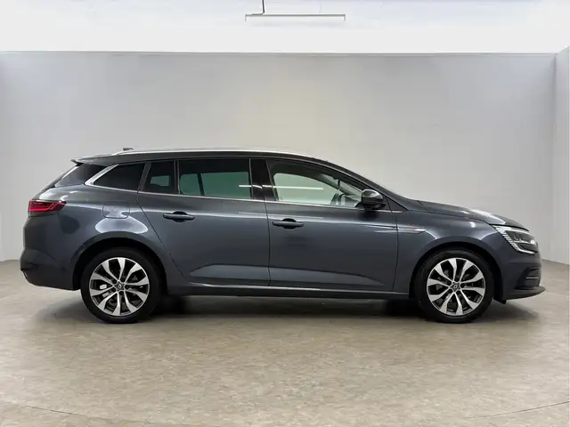 Renault Megane view 10