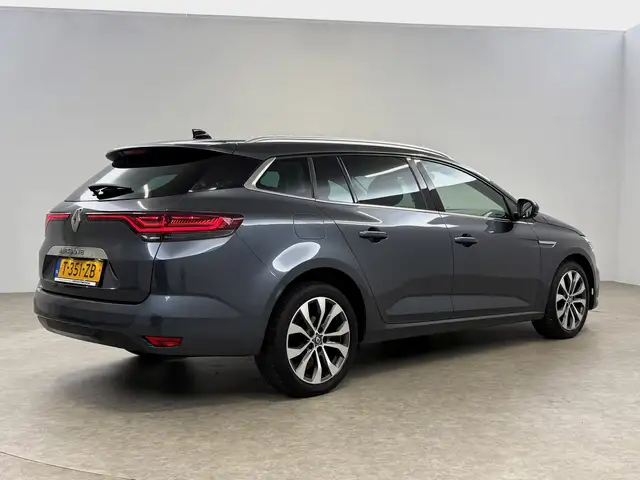 Renault Megane view 12