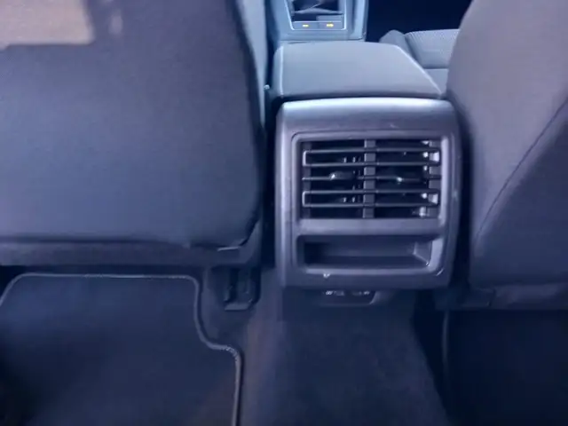 Volkswagen Golf view 22
