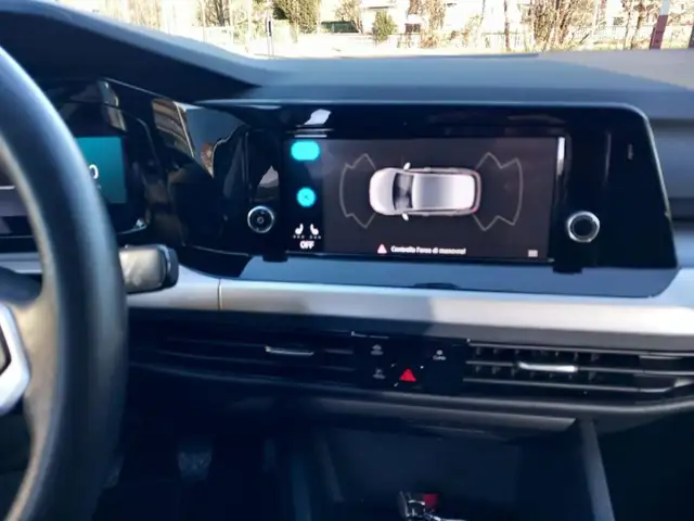 Volkswagen Golf view 18