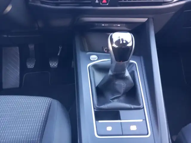 Volkswagen Golf view 19