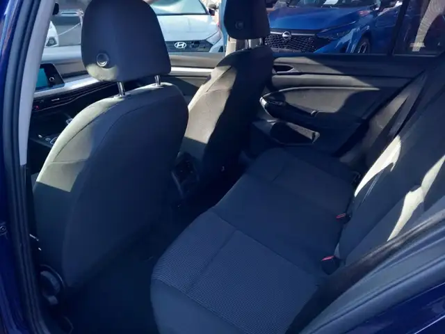 Volkswagen Golf view 12