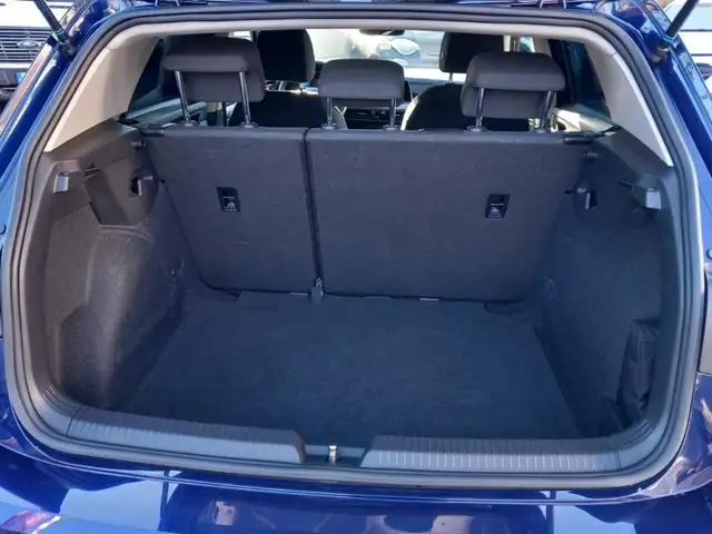 Volkswagen Golf view 9