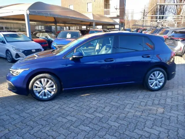 Volkswagen Golf view 3