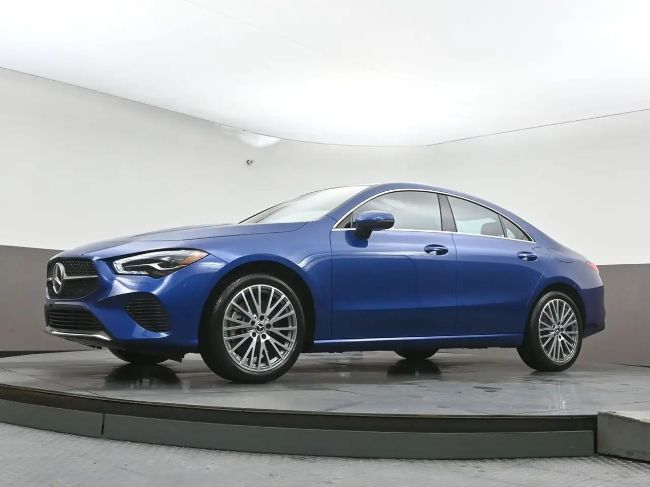 Mercedes-Benz CLA photo Mercedes-Benz CLA
