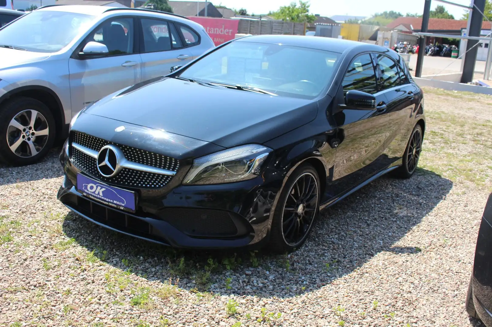 Mercedes-Benz A 180 AMG Sport Line*1.Hand*LED*S.Heft*SHZ*Klima Zwart - 2